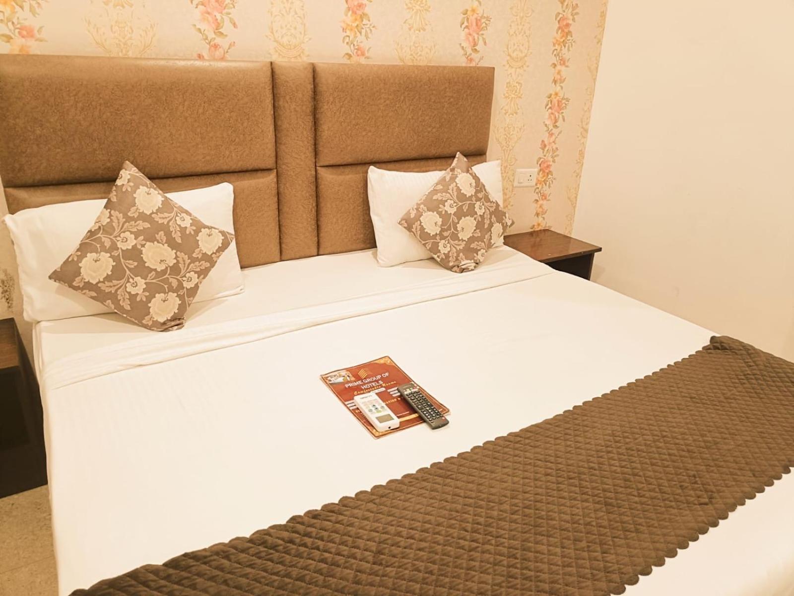 Guest house Prime Plaza Ambs Near Igi Airport