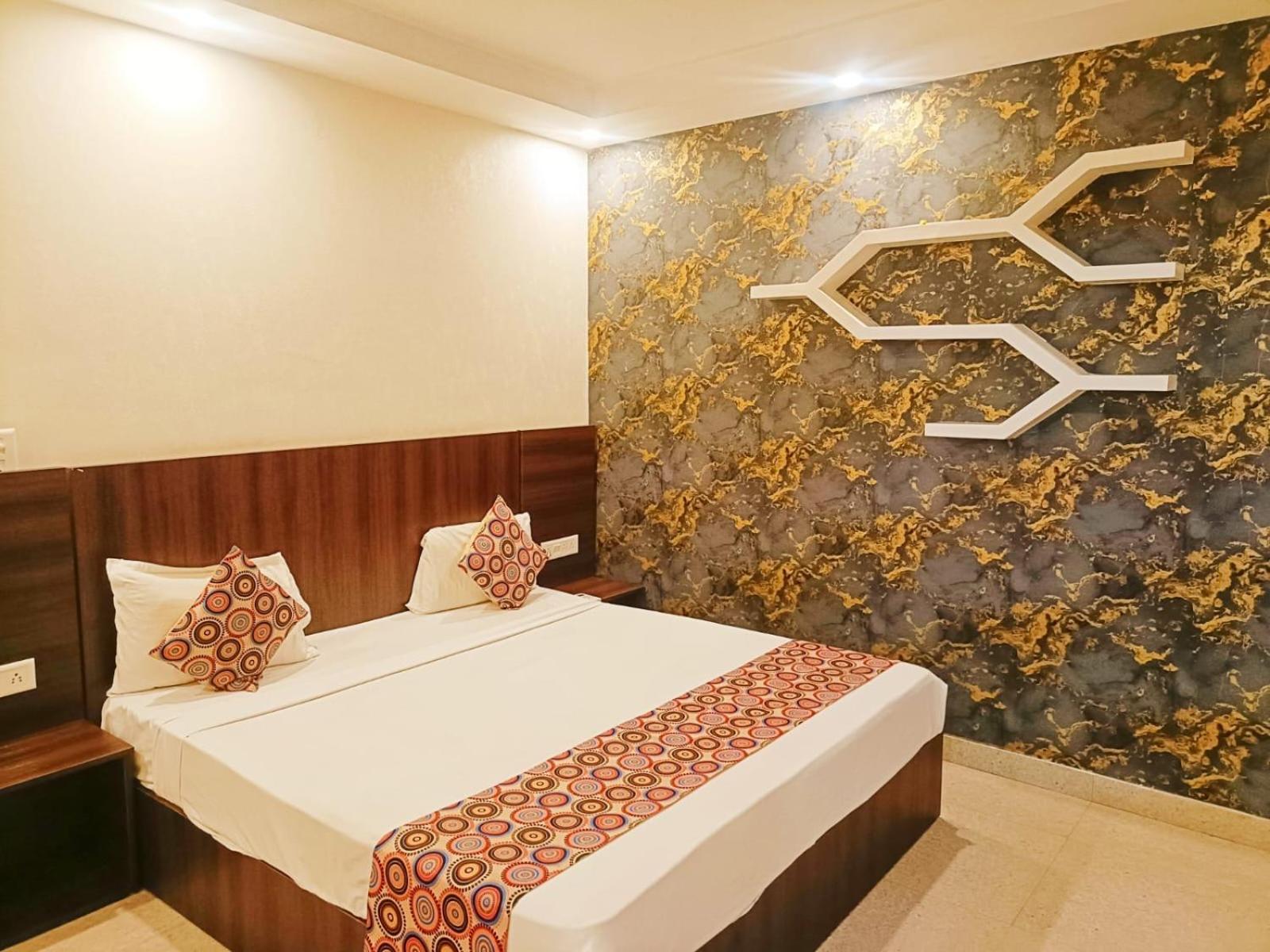 Guest house Prime Plaza Ambs Near Igi Airport *