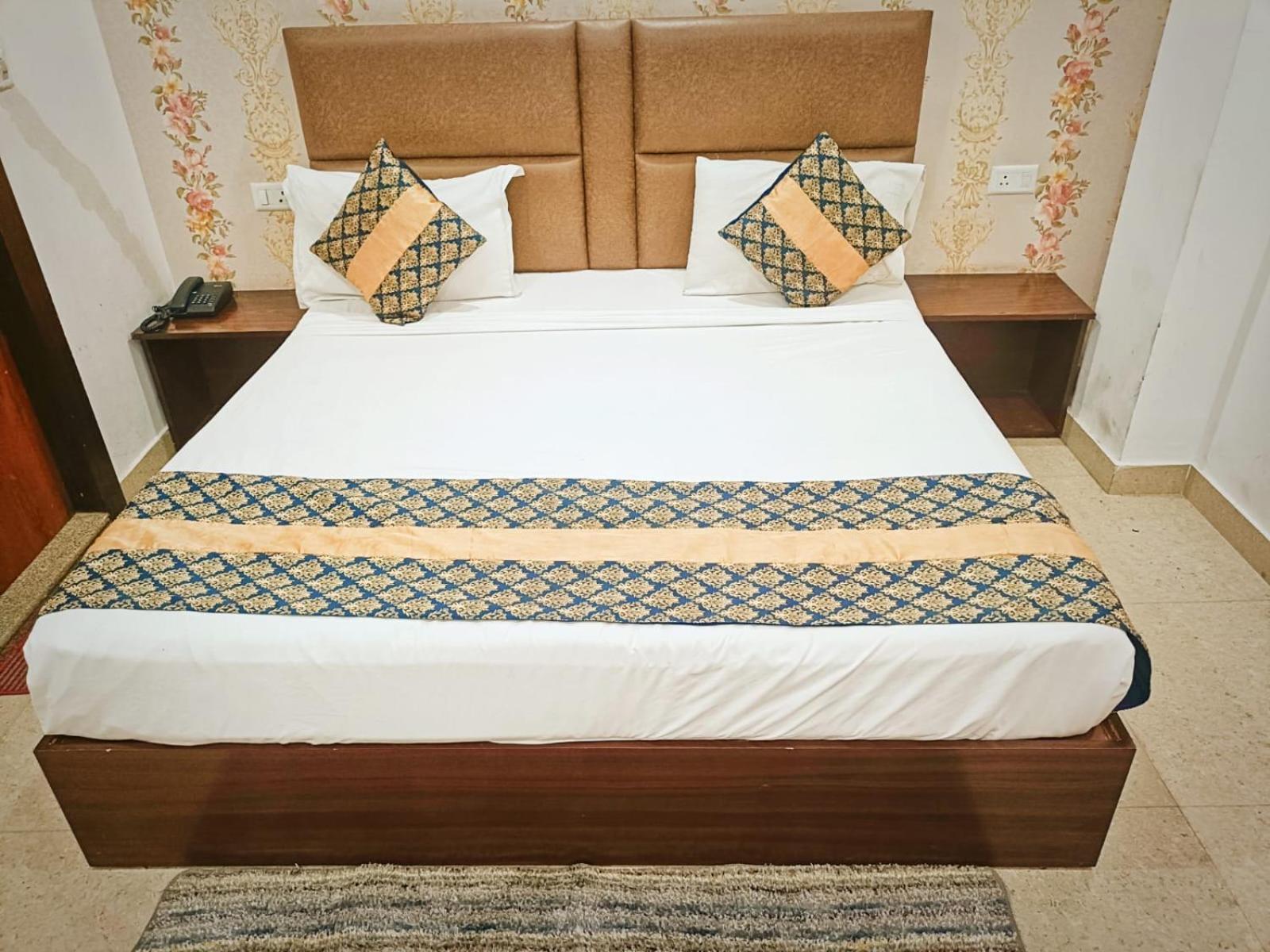Guest house Prime Plaza Ambs Near Igi Airport