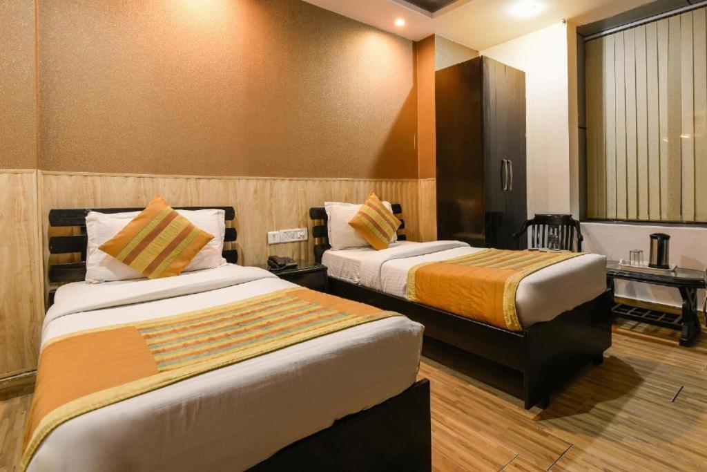 Elegant International 3*