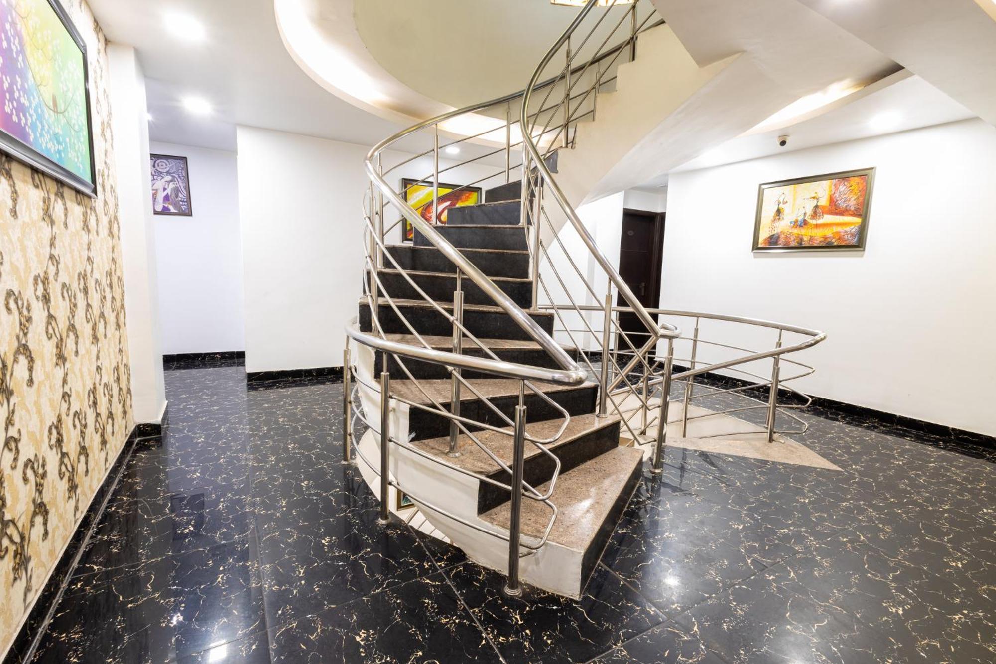 Red Castle - Karol Bagh - Where Luxury Meets Comfort Hotel Nova Deli