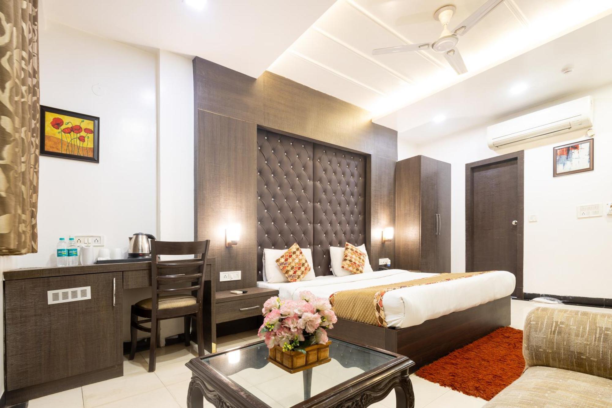 Hotel Red Castle - Karol Bagh - Where Luxury Meets Comfort