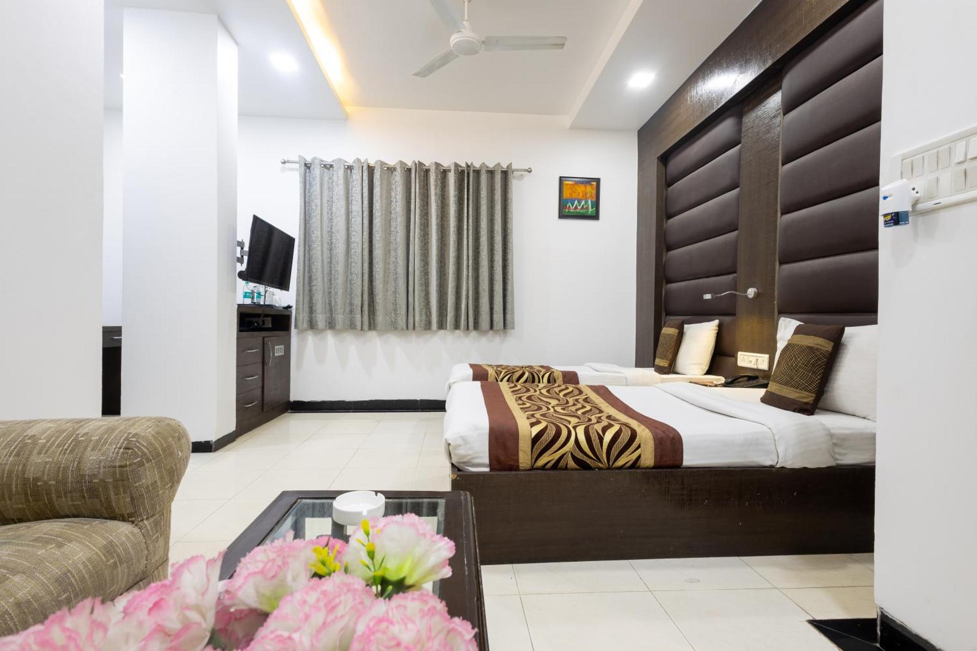 Red Castle - Karol Bagh - Where Luxury Meets Comfort Hotel