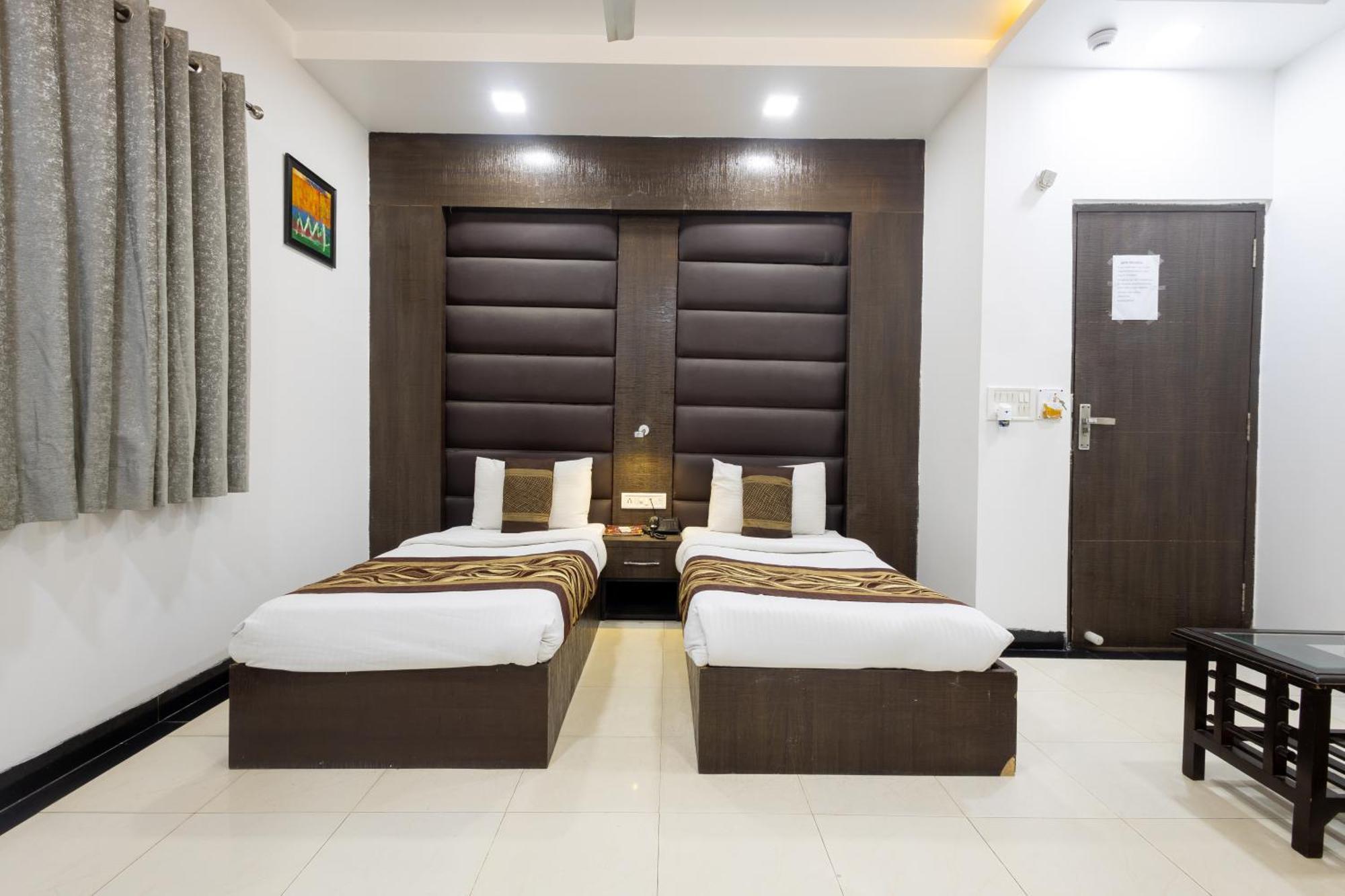 Hotel Red Castle - Karol Bagh - Where Luxury Meets Comfort 4*