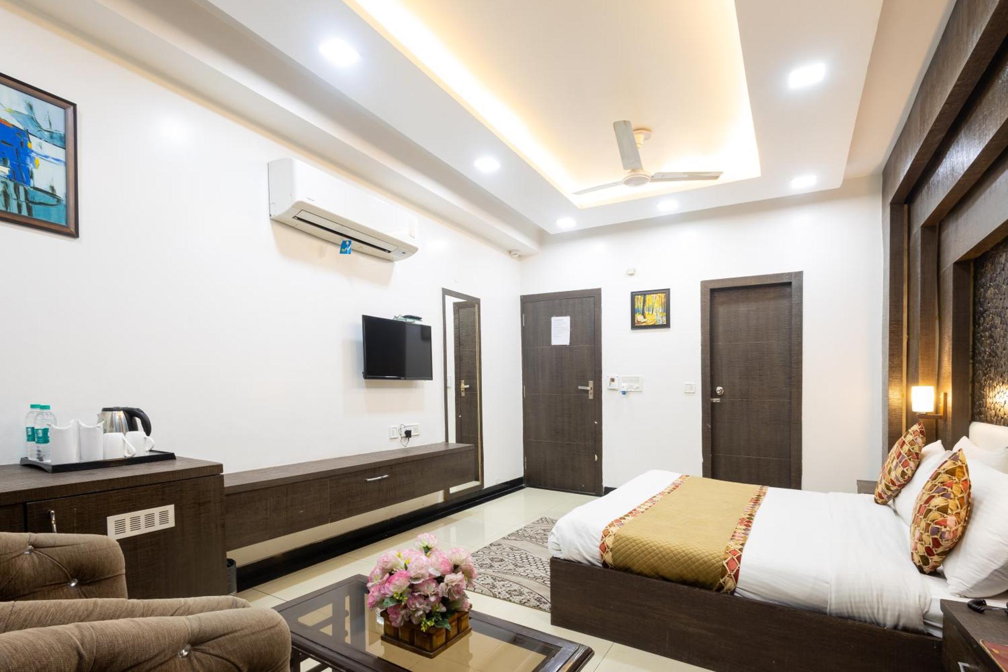 Hotel Red Castle - Karol Bagh - Where Luxury Meets Comfort Nova Deli