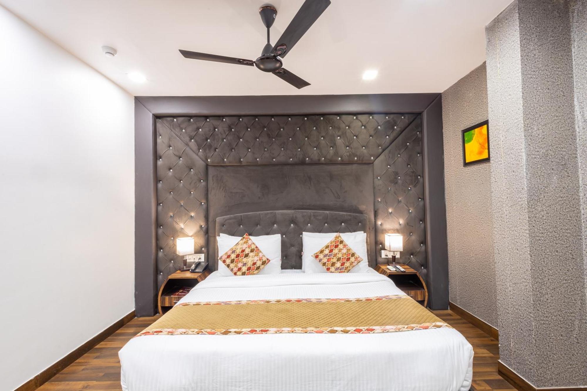 Red Castle - Karol Bagh - Where Luxury Meets Comfort Hotel