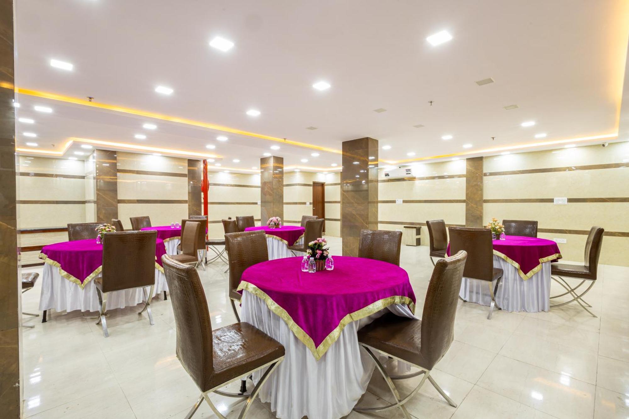 Red Castle - Karol Bagh - Where Luxury Meets Comfort Hotel 4*