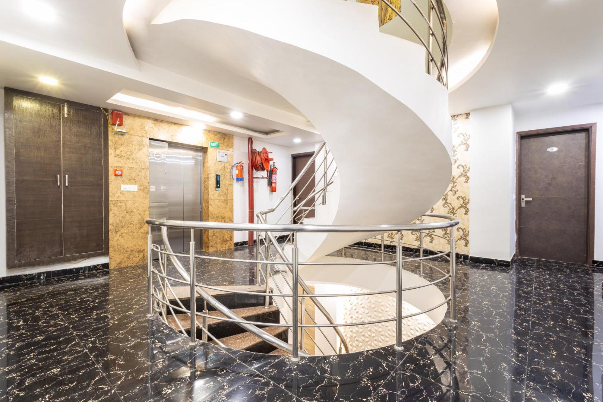 Hotel Red Castle - Karol Bagh - Where Luxury Meets Comfort 4*