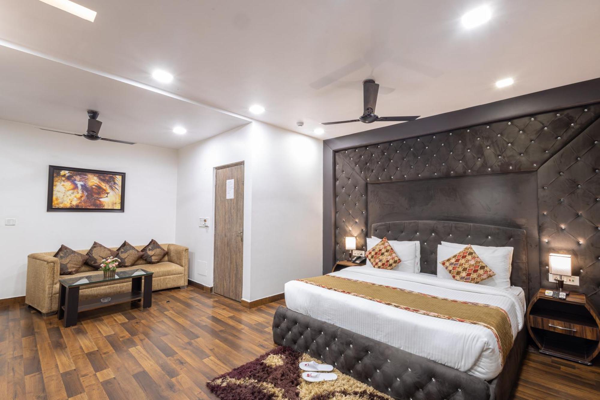 Red Castle - Karol Bagh - Where Luxury Meets Comfort Hotel