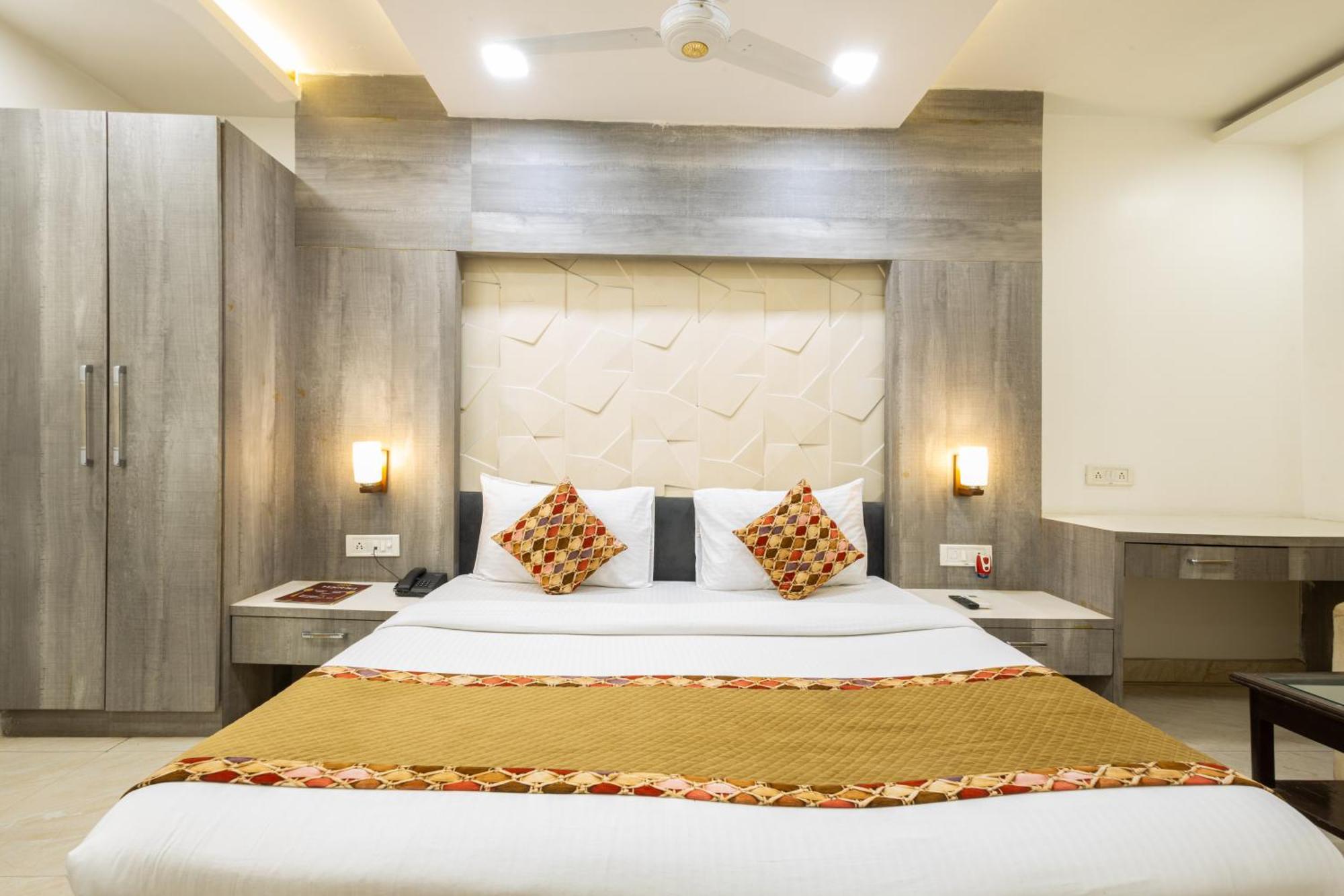 Hotel Red Castle - Karol Bagh - Where Luxury Meets Comfort