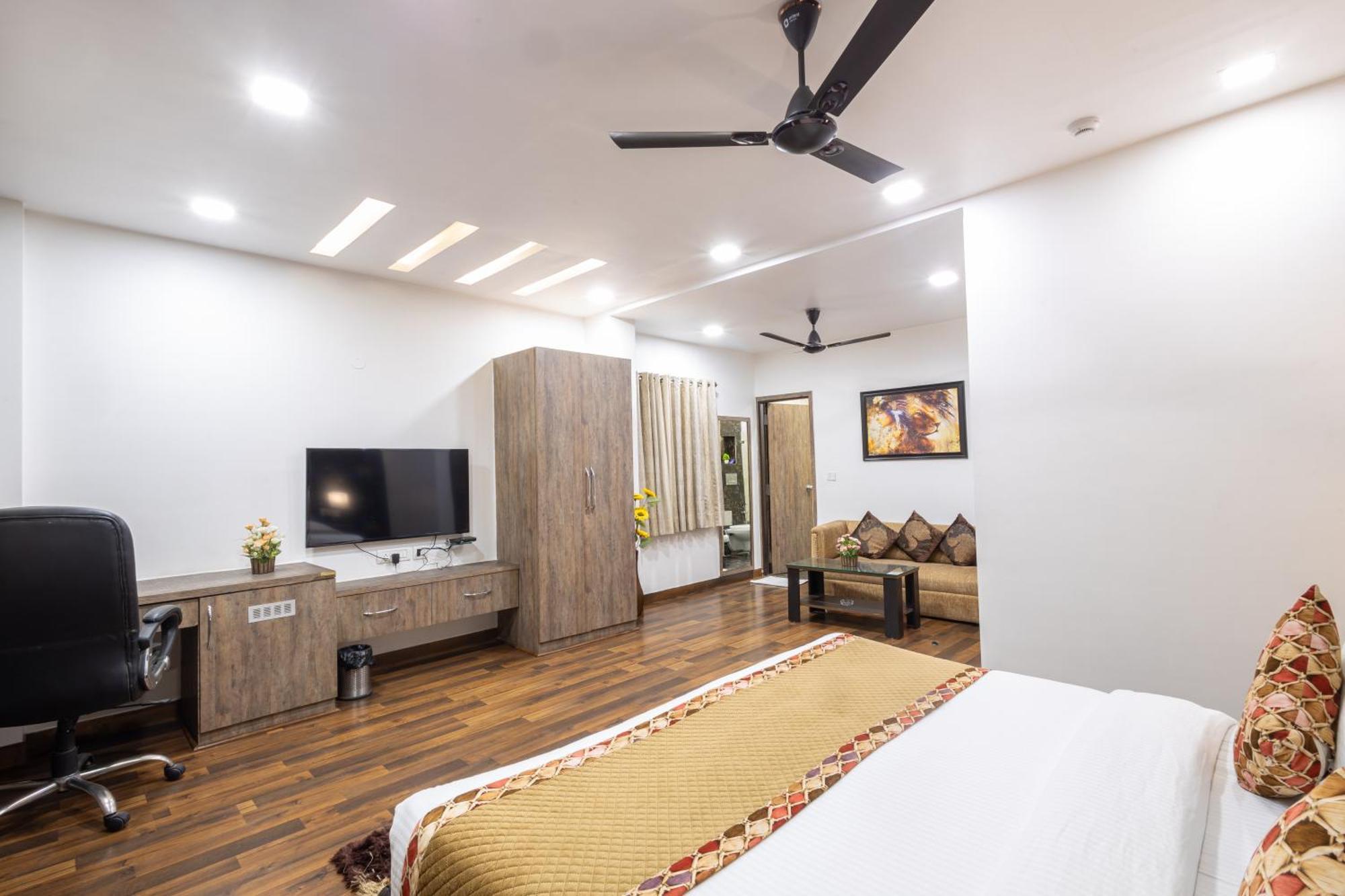 Hotel Red Castle - Karol Bagh - Where Luxury Meets Comfort Nova Deli