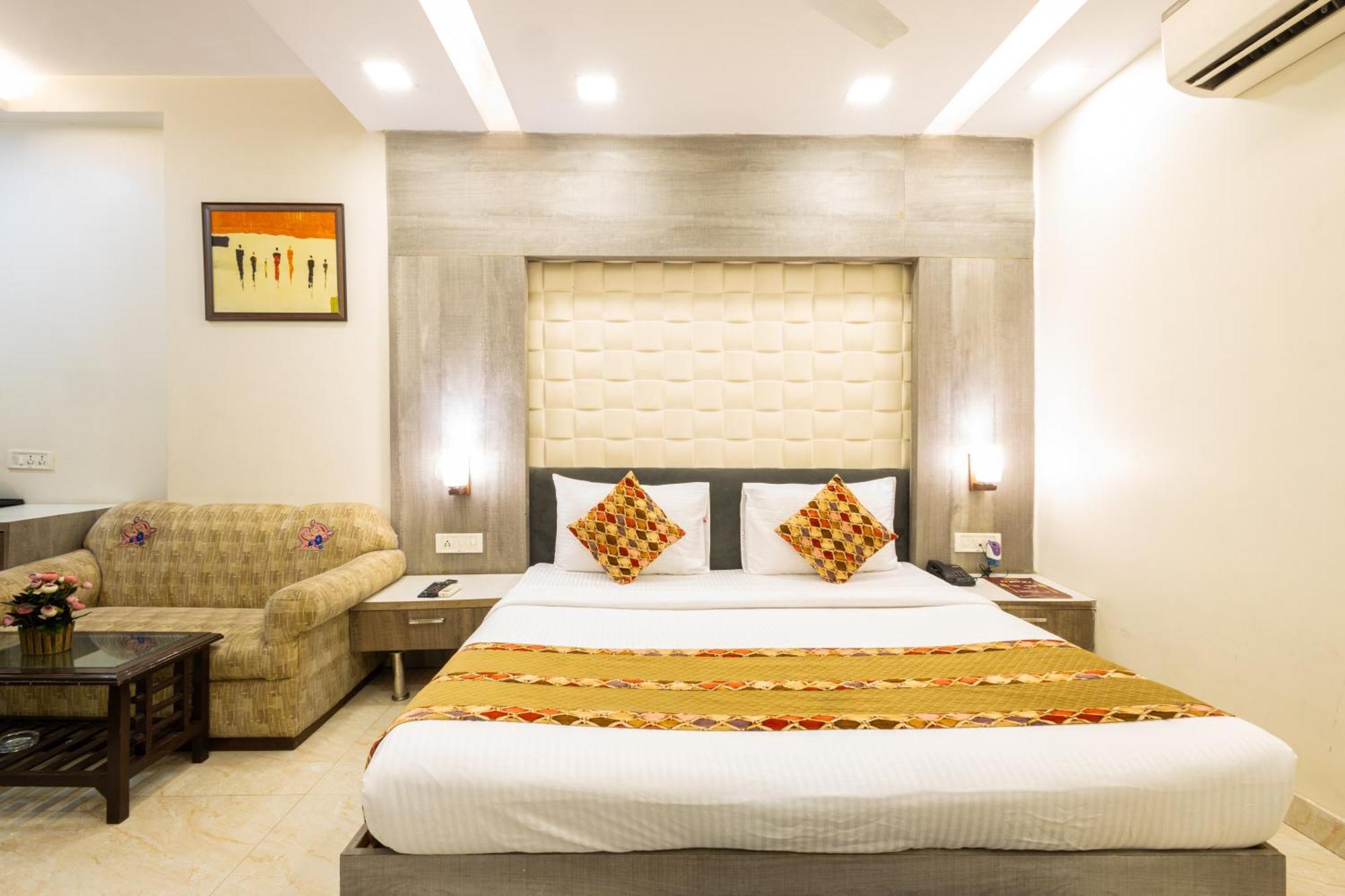 Hotel Red Castle - Karol Bagh - Where Luxury Meets Comfort 4*