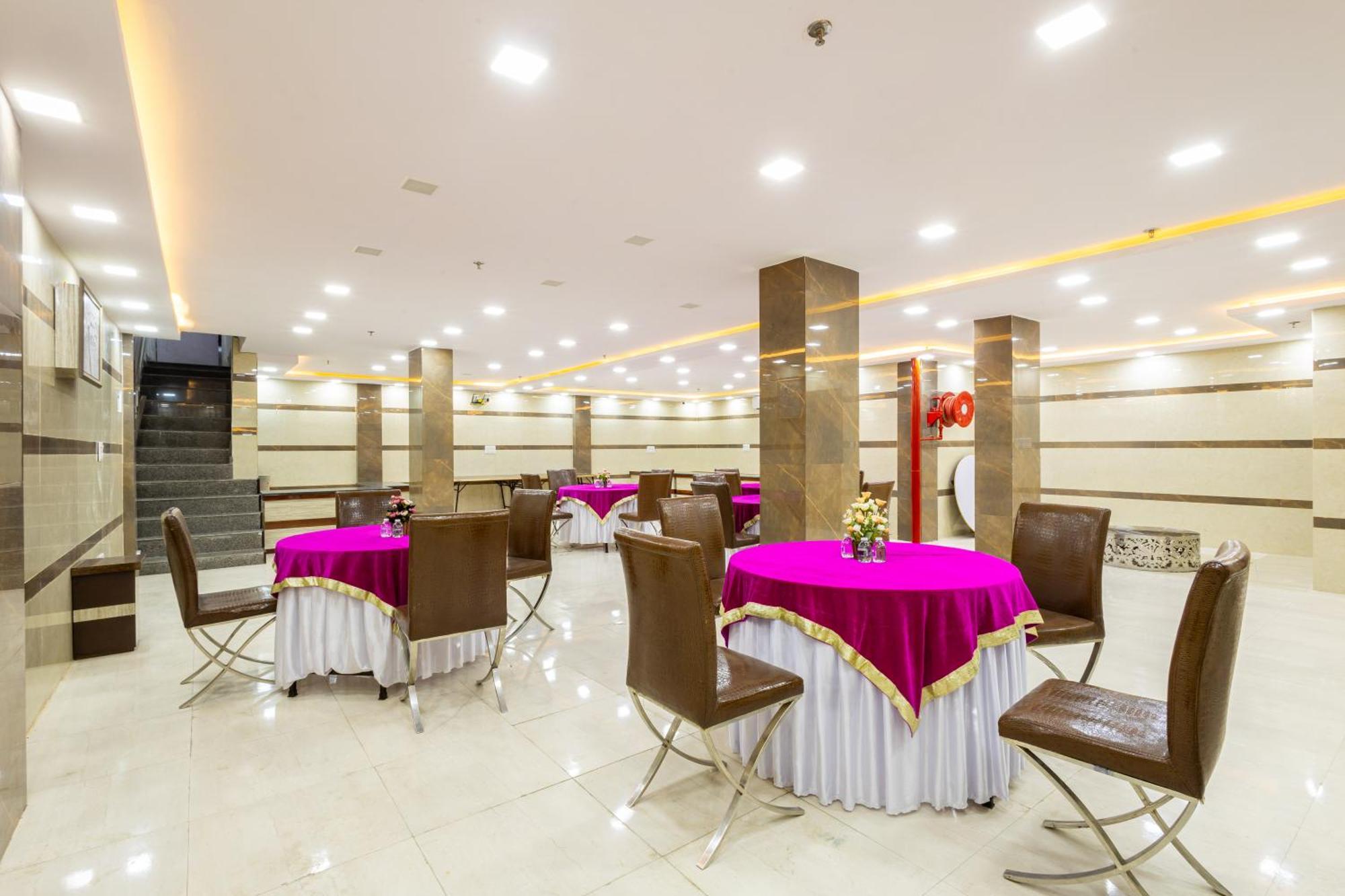 Red Castle - Karol Bagh - Where Luxury Meets Comfort 4*