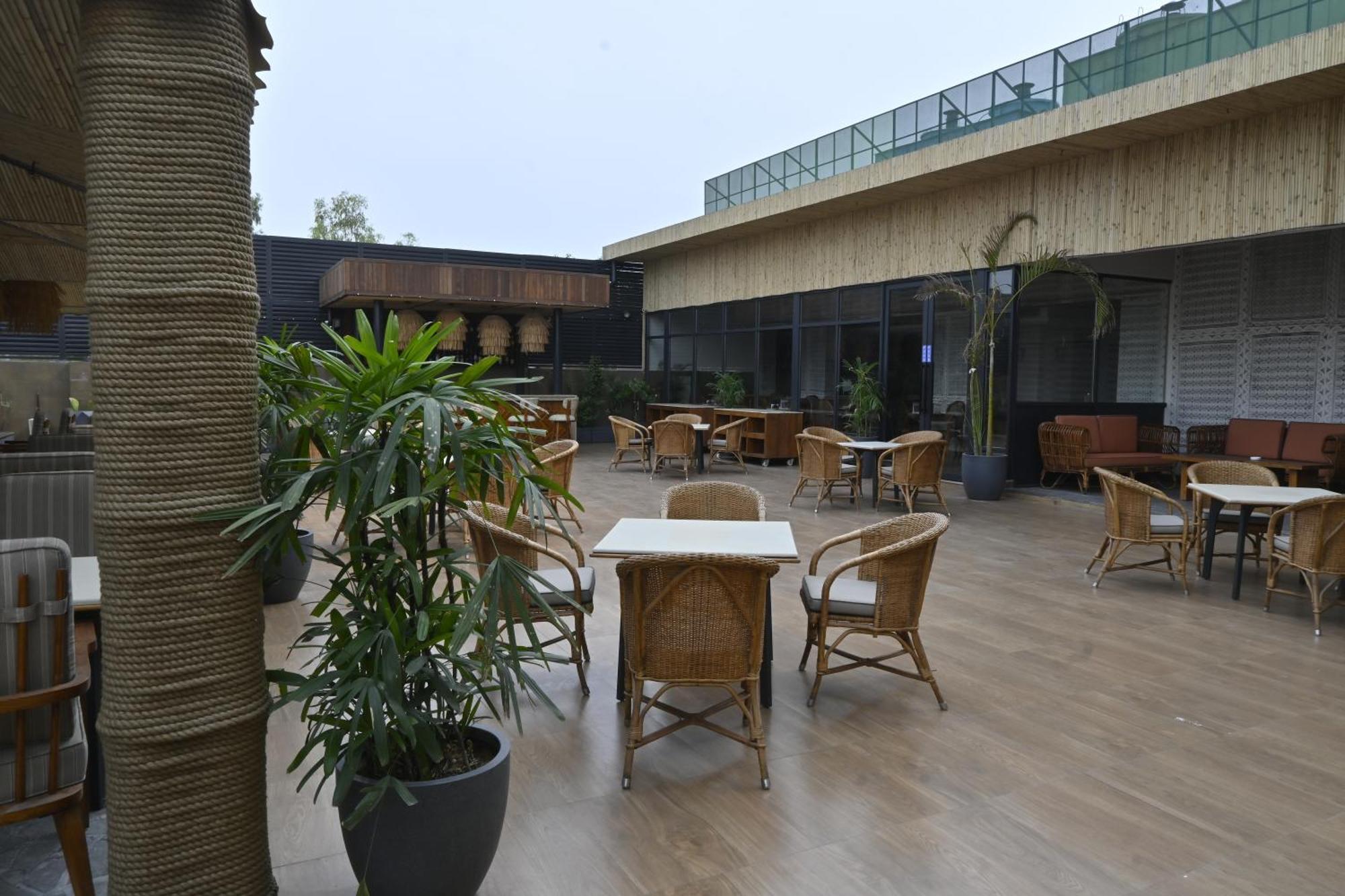 Zone Connect By The Park Saket Hotel 5*