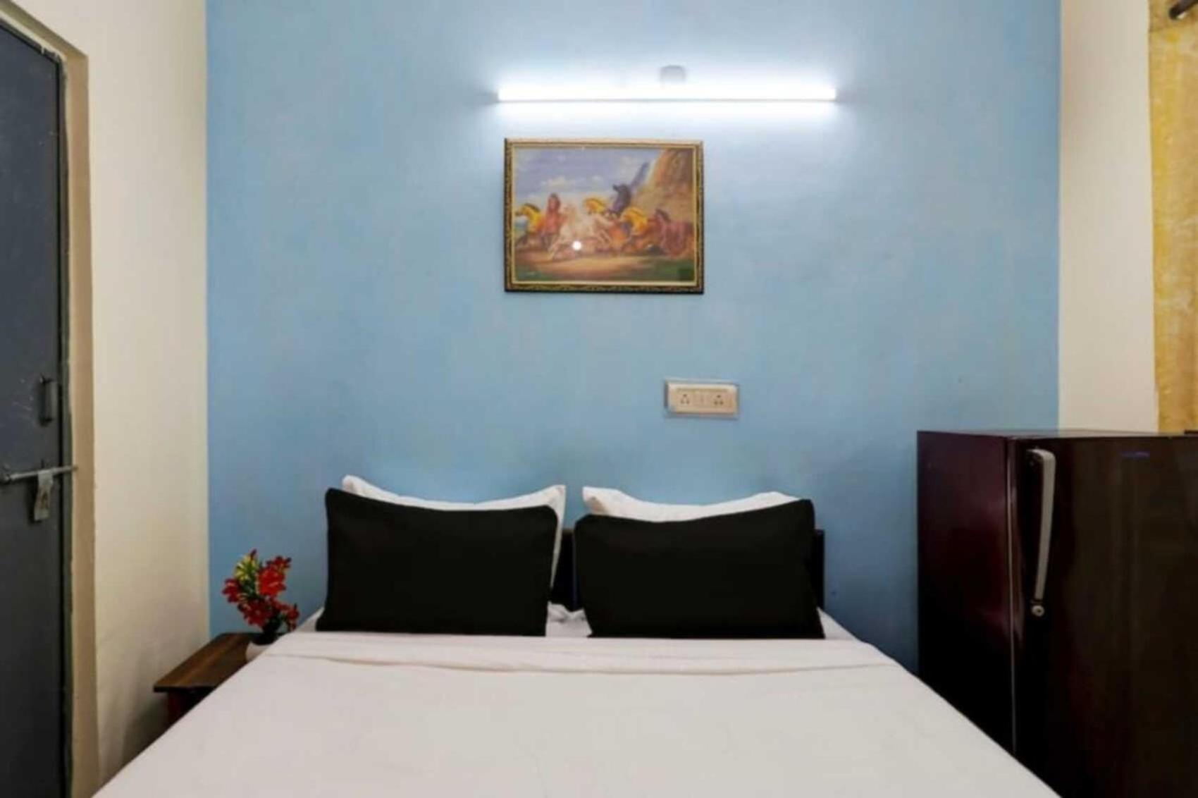 Hotel In Malviya Palace