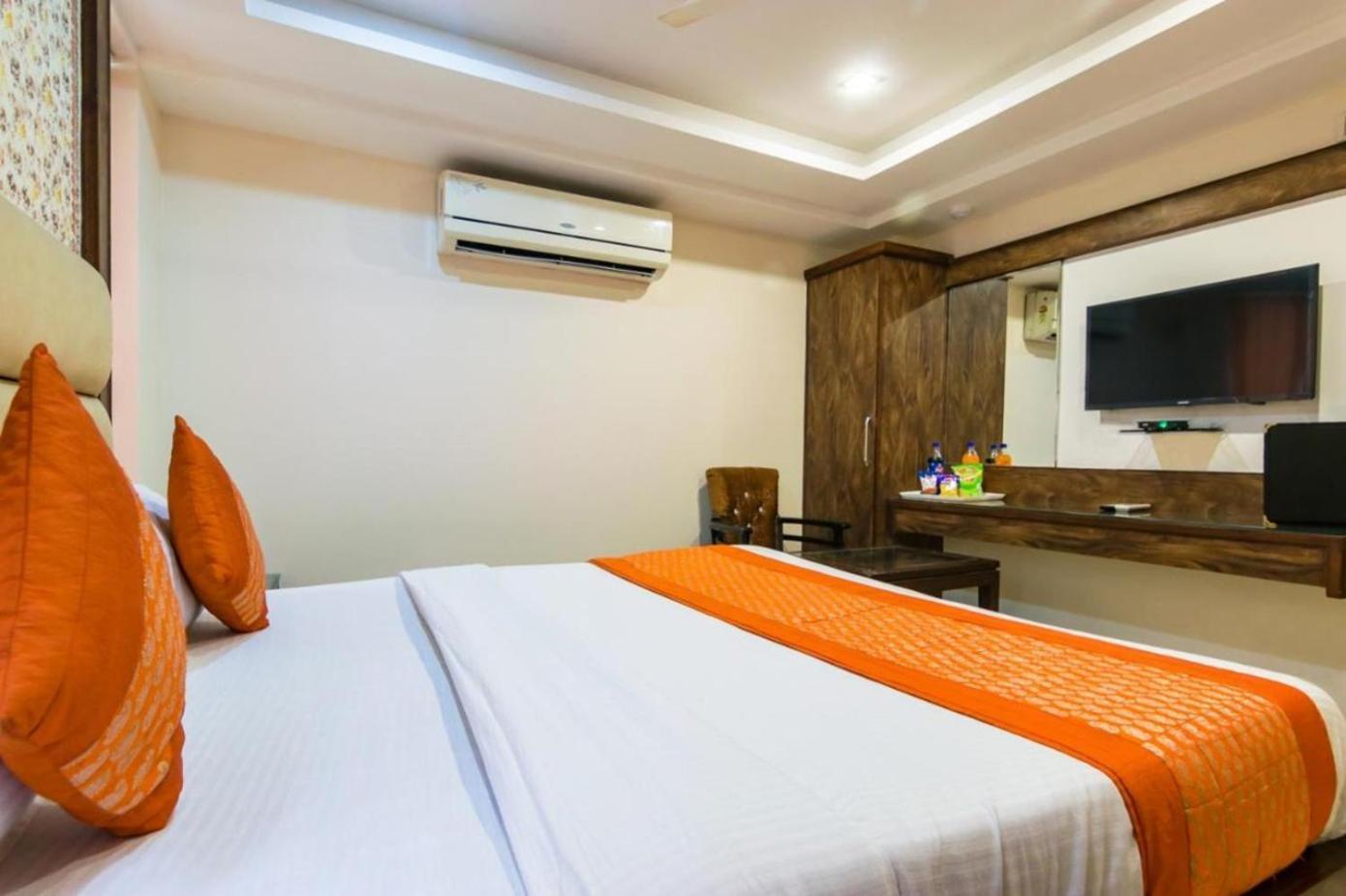 Hotel Baba Residency Near Railway Station 3*