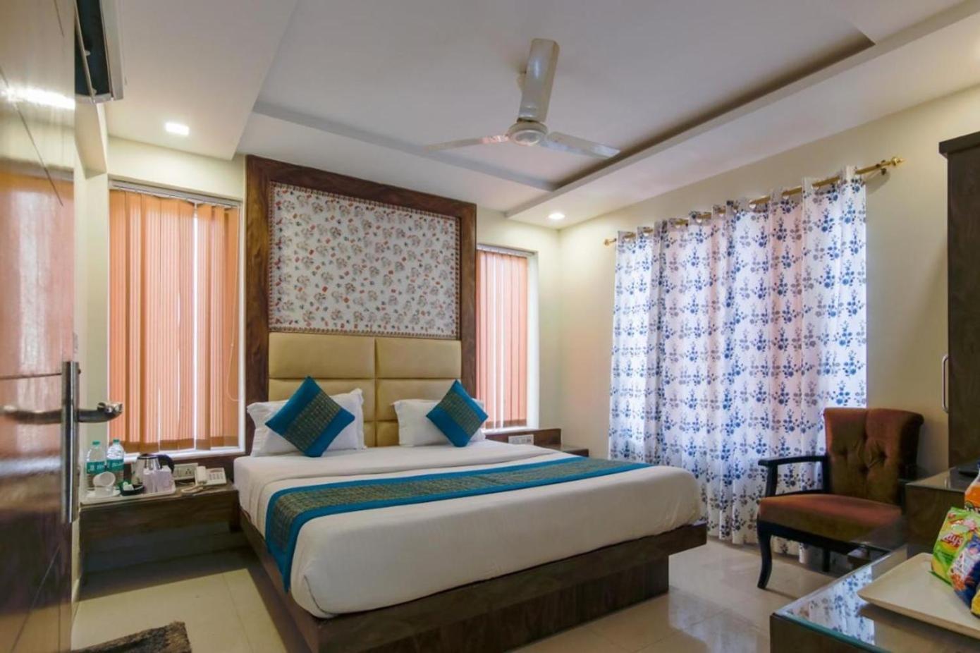 Baba Residency Near Railway Station Hotel