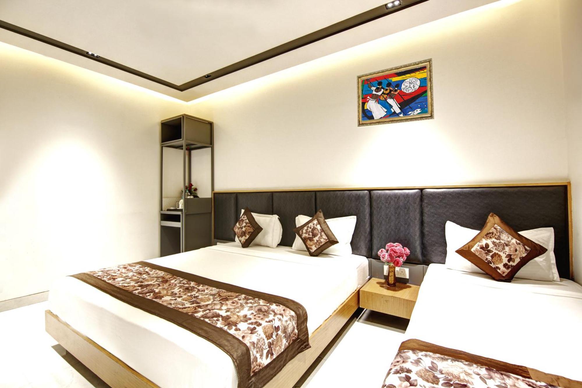 Hotel Hotel Applewood Palace - Near Delhi International Airport With - Free Airport Drop