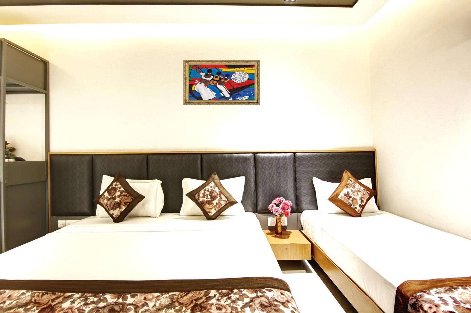 Hotel Applewood Palace - Near Delhi International Airport With - Free Airport Drop