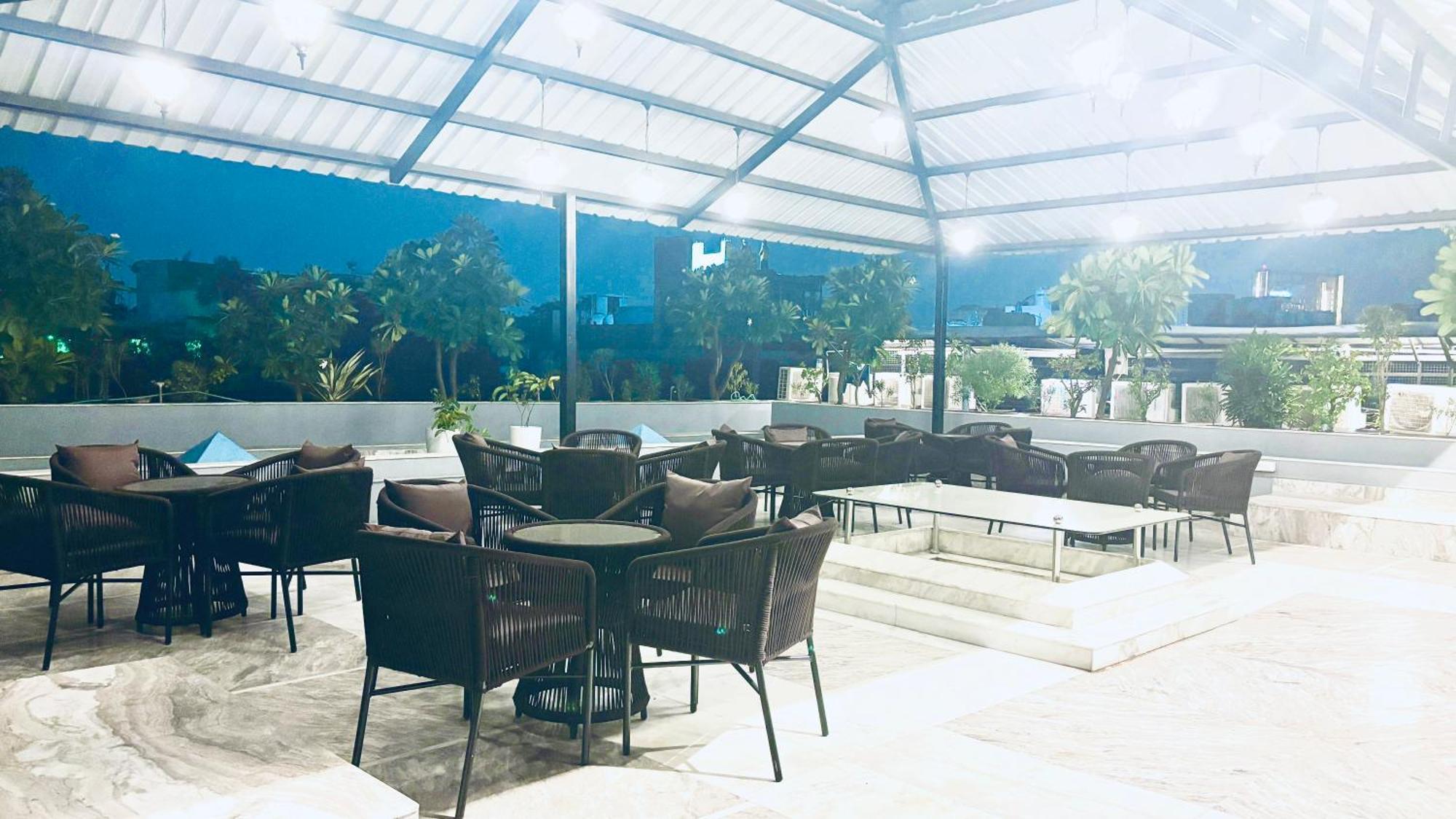 Yes Please -new Delhi 4*