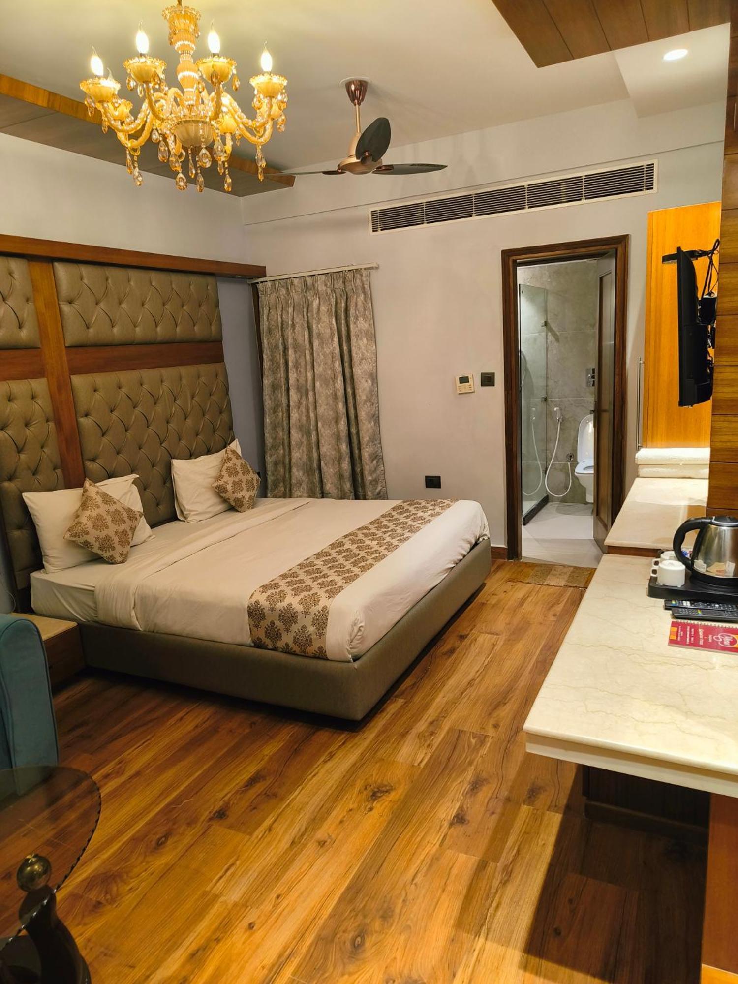Hotel The Pearl - Free Airport Pickup - Traveler's Choice Award Winner For 2025