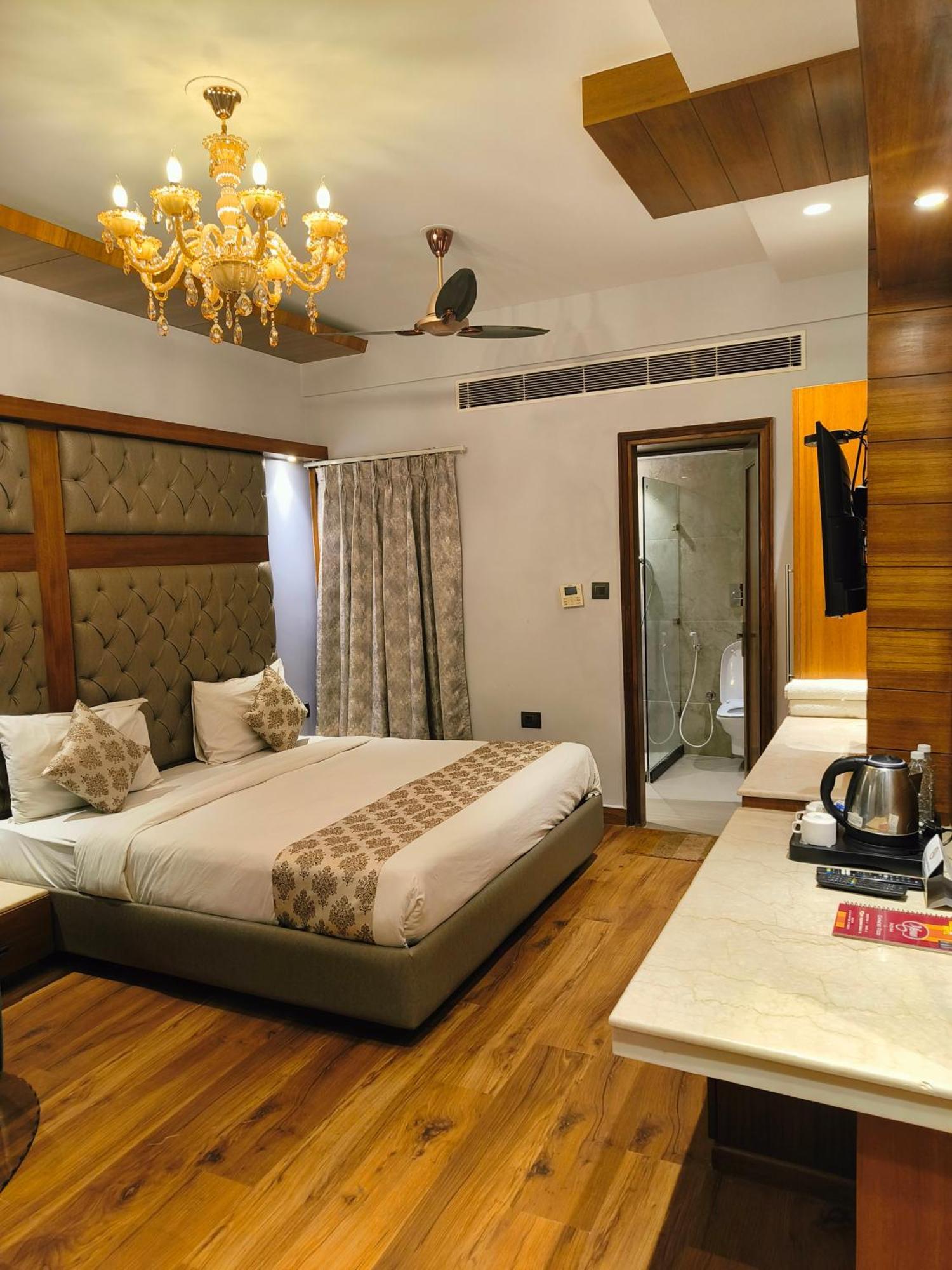 Hotel The Pearl - Free Airport Pickup - Traveler's Choice Award Winner For 2025 Nova Deli