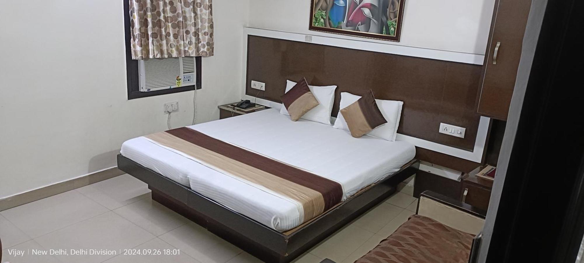 Su Shree Continental 5 Minutes Walk From Railway Station New Delhi