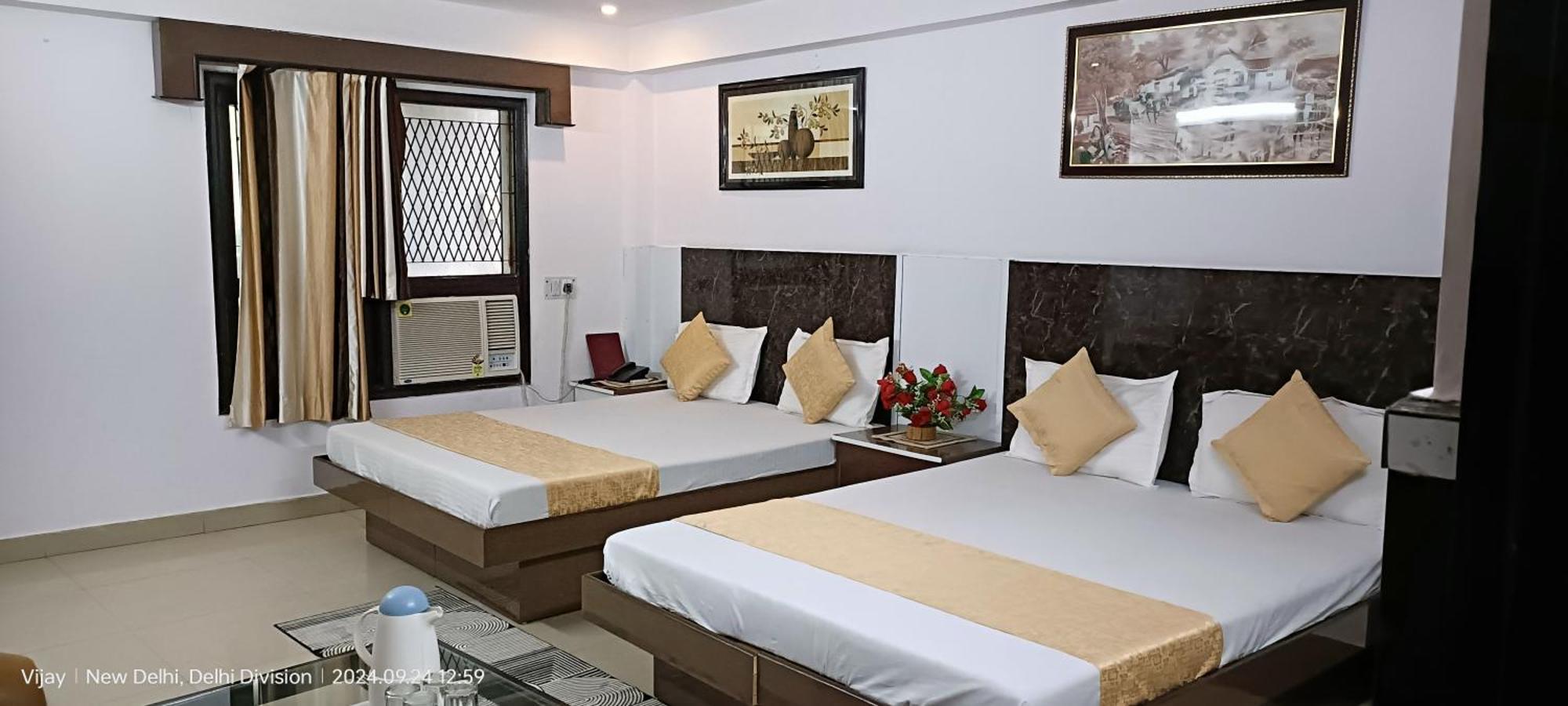 Hotel Su Shree Continental 5 Minutes Walk From Railway Station