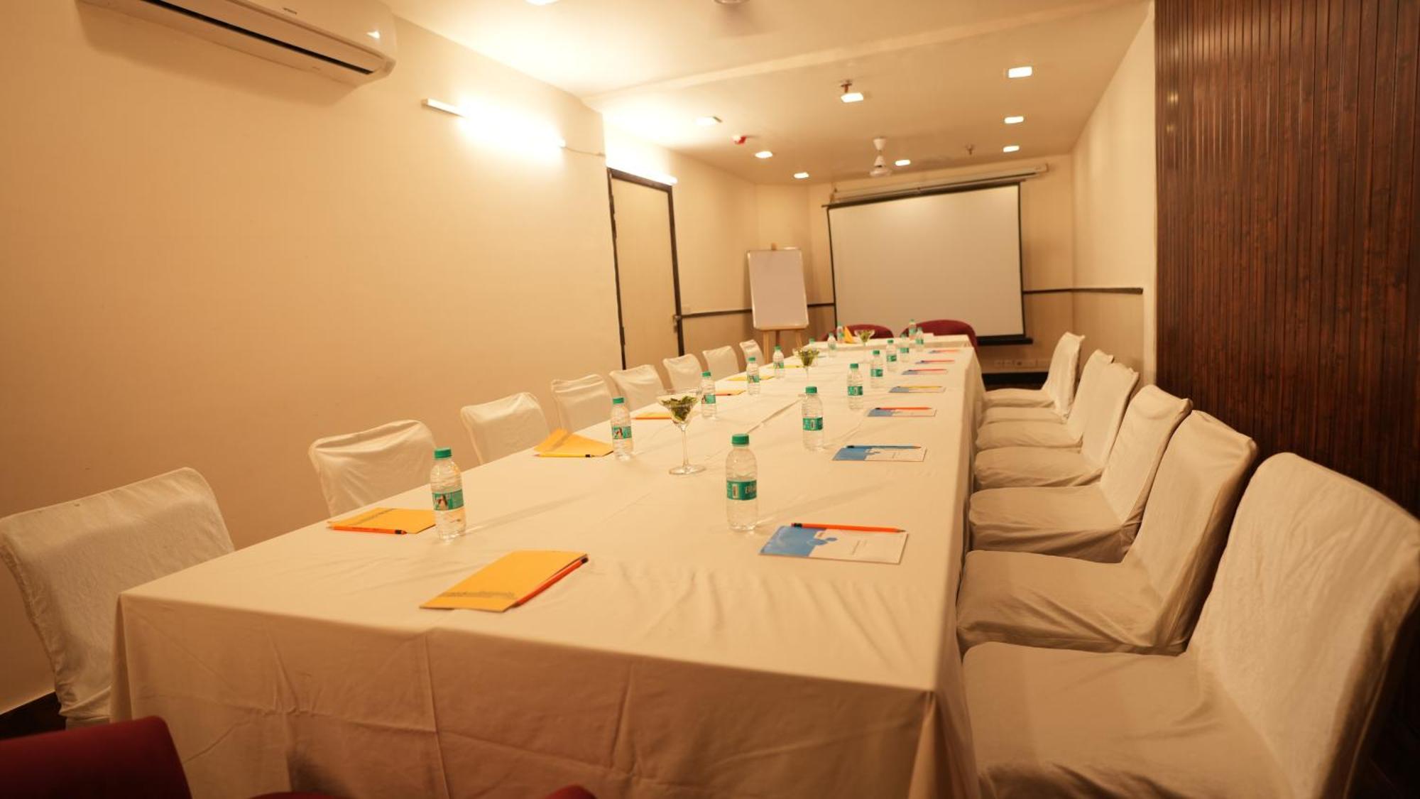Hotel Africa Avenue - Greater Kailash 1