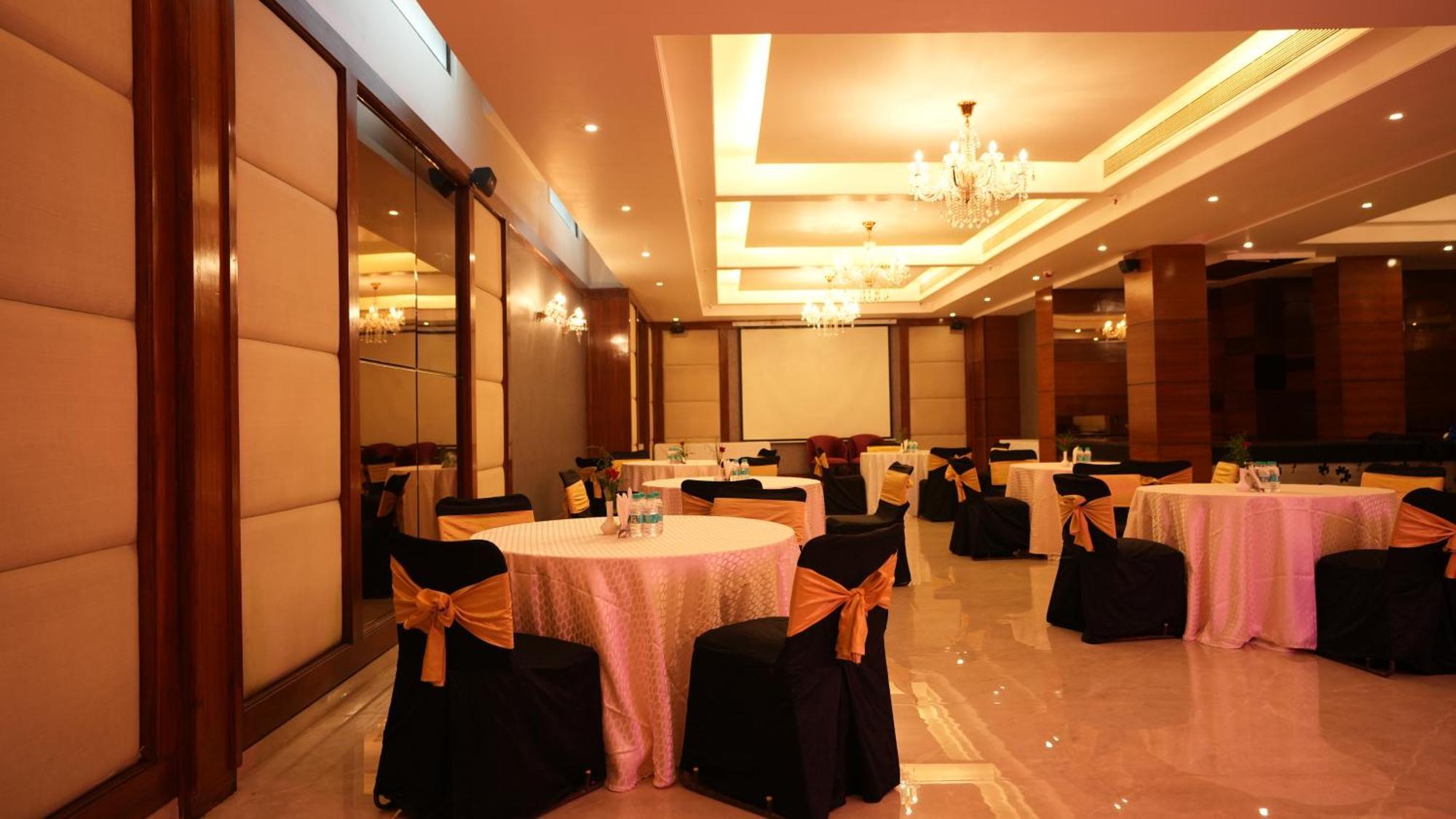 Africa Avenue - Greater Kailash 1