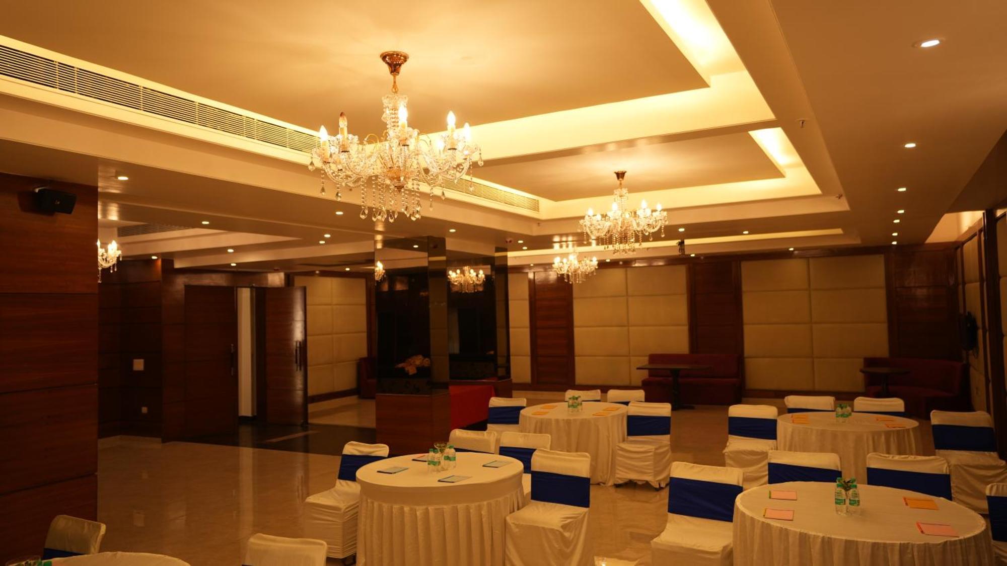 Africa Avenue - Greater Kailash 1 Hotel