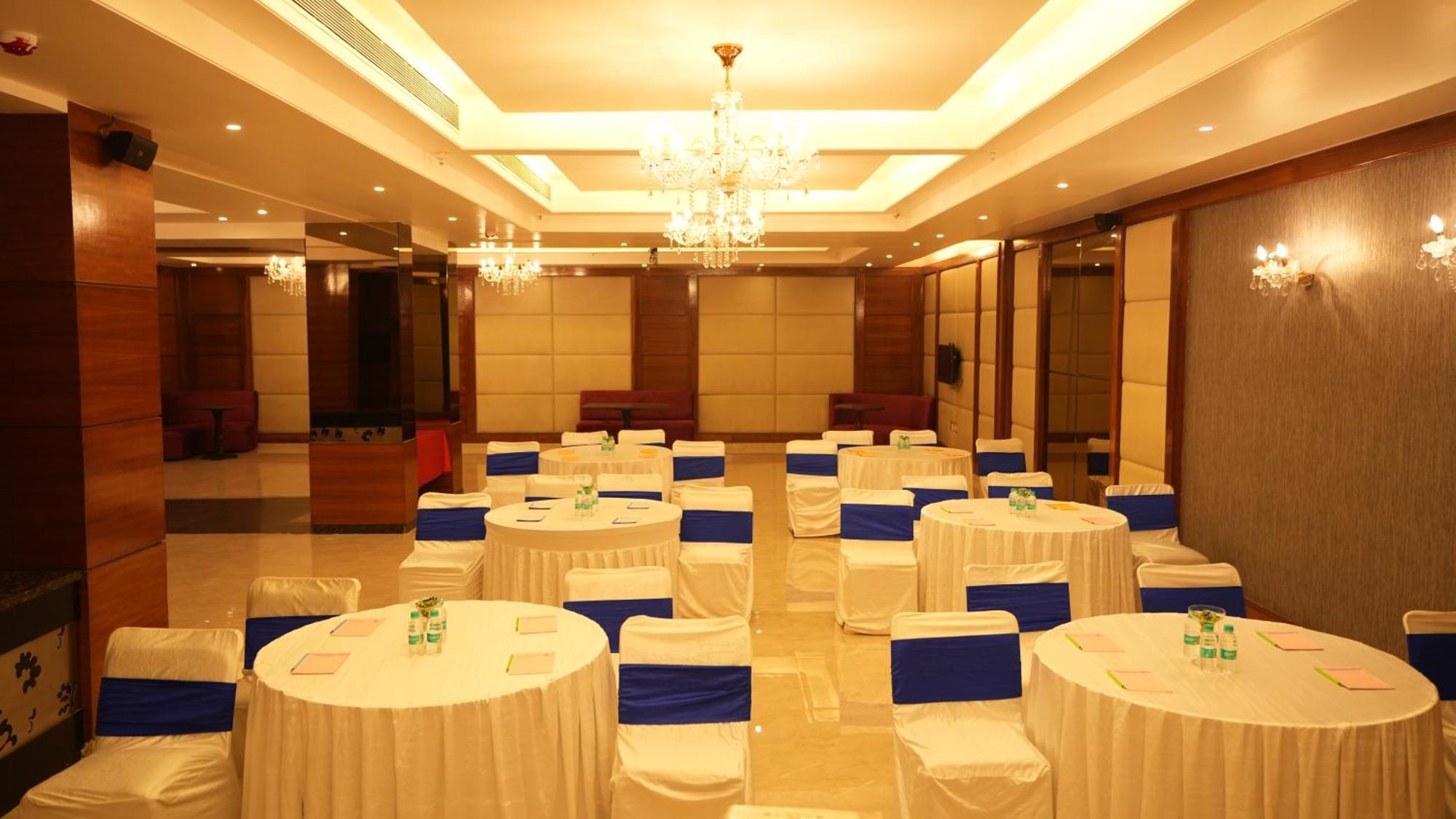Africa Avenue - Greater Kailash 1