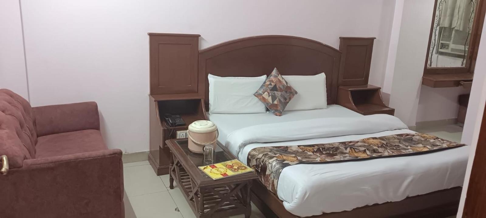 Jr International Hotel New Delhi