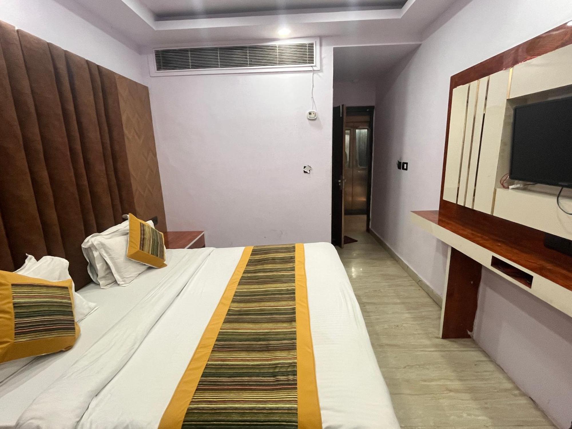 Embassy Near Rk Ashram Metro 4*