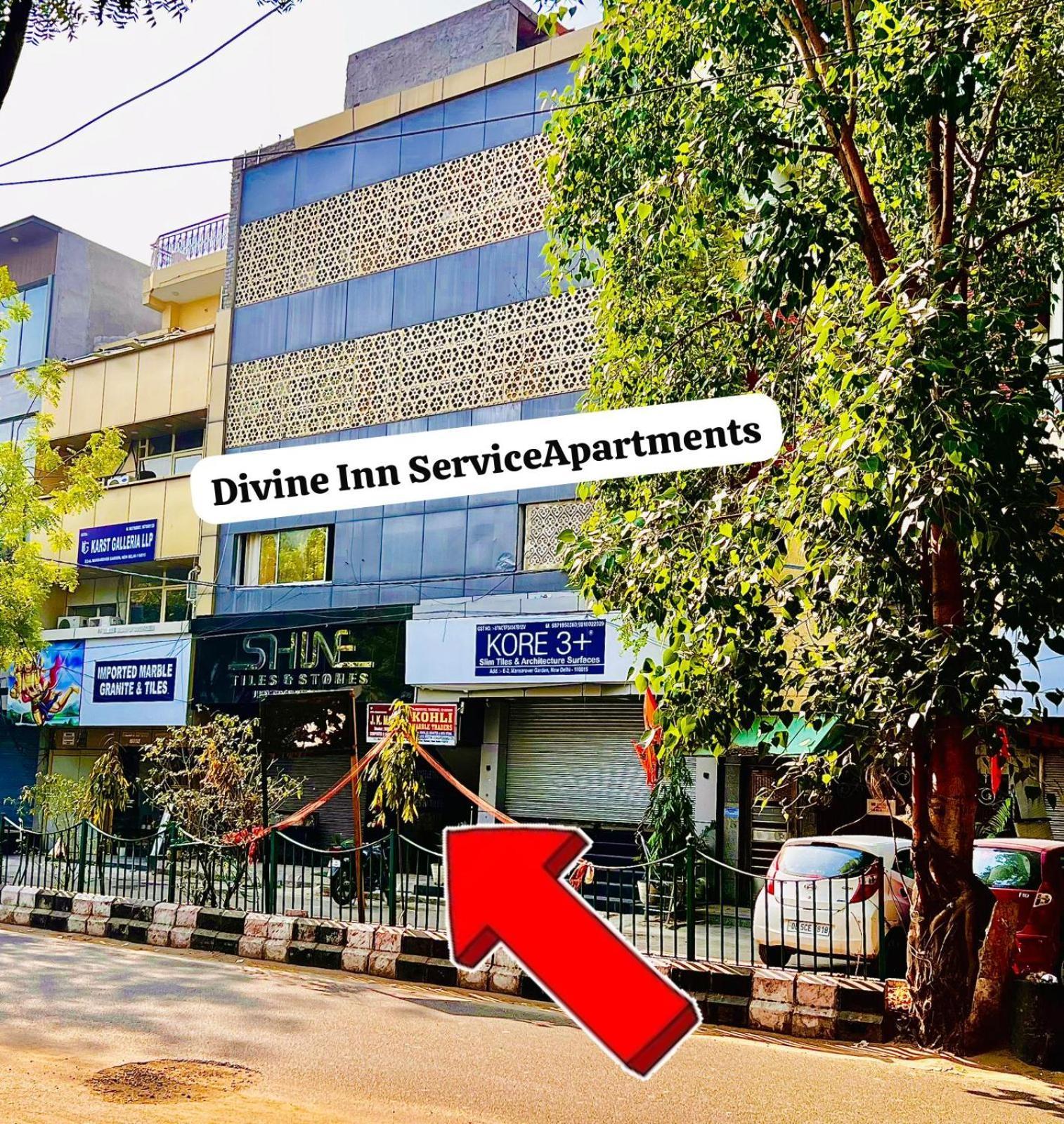 Divine Rajouri Garden Hotel 3*