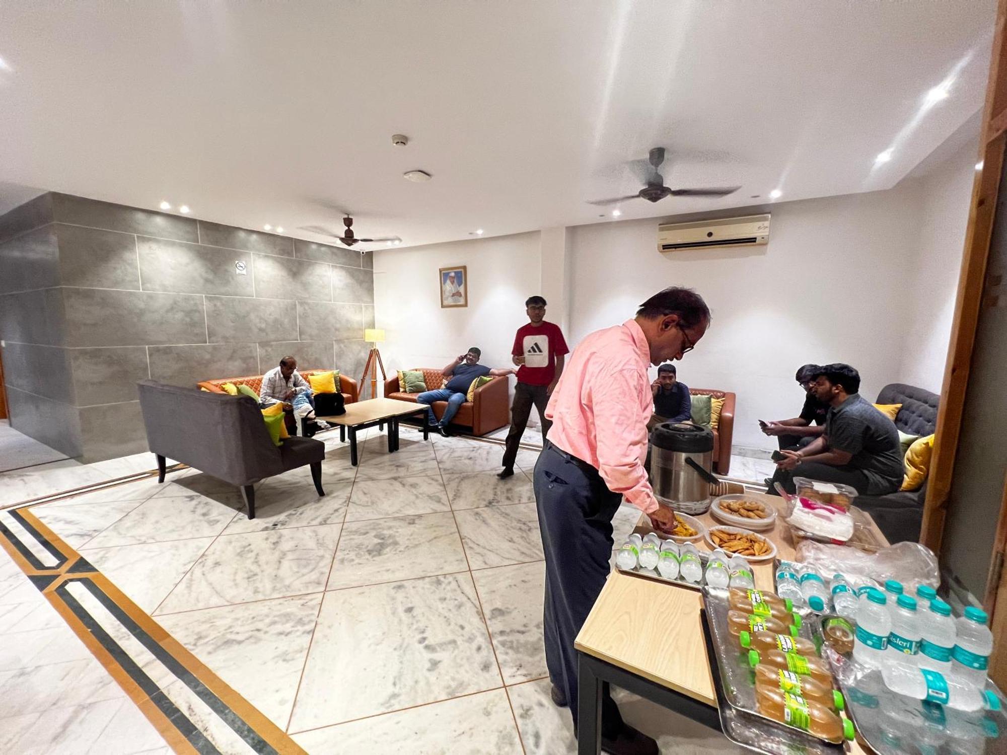 Divine Rajouri Garden 3*