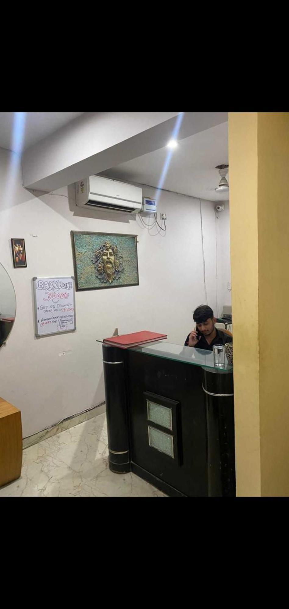 O Devansh 3* Nova Deli
