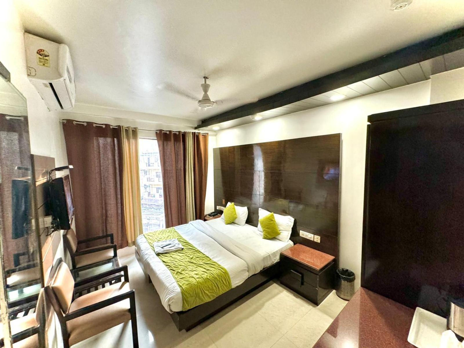 Hotel Pride, Karol Bagh 3*