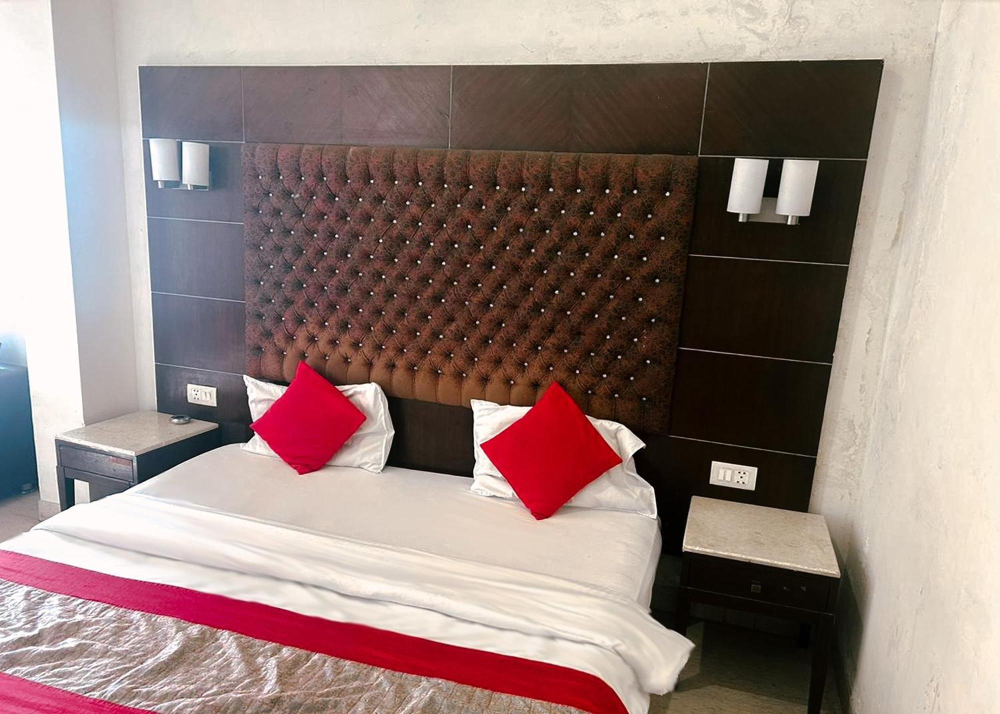 The Metropolis Near Rk Ashram Metro Station Hotel 2*
