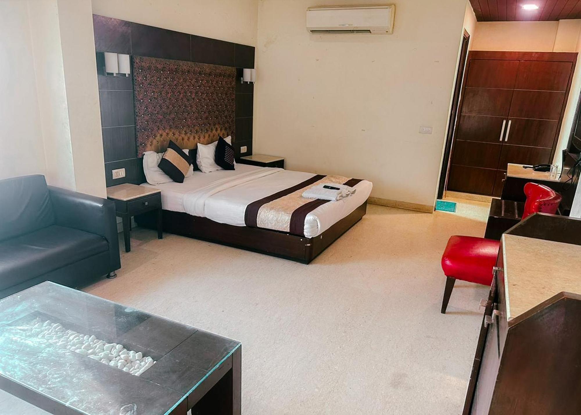 Hotel The Metropolis Near Rk Ashram Metro Station