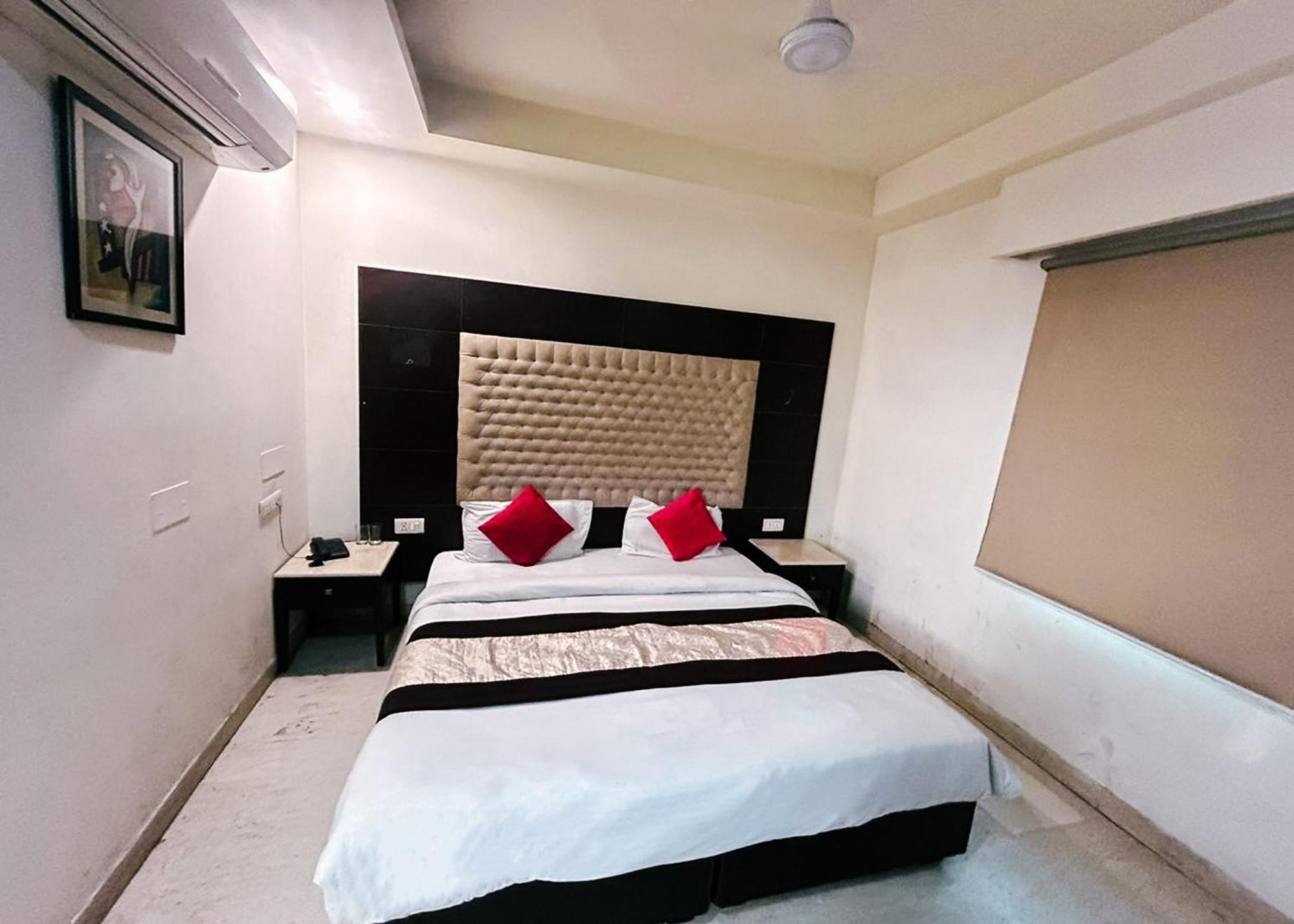 The Metropolis Near Rk Ashram Metro Station 2*