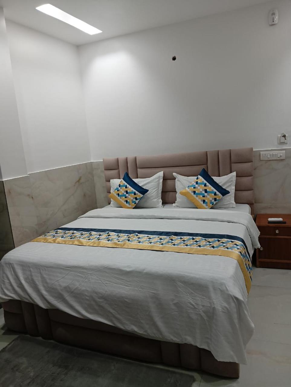 Roop Mahal New Delhi
