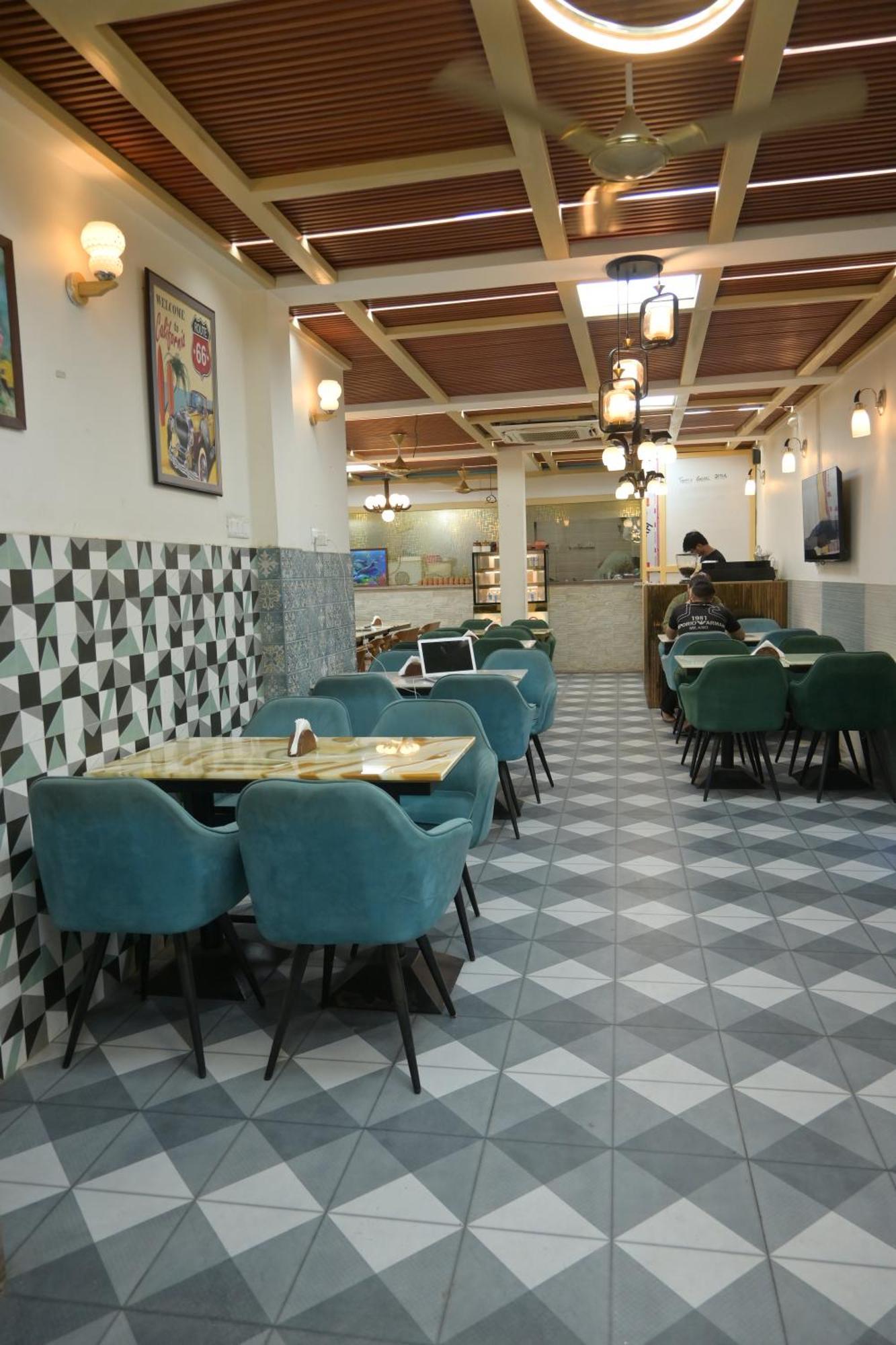 Roop Mahal Hotel