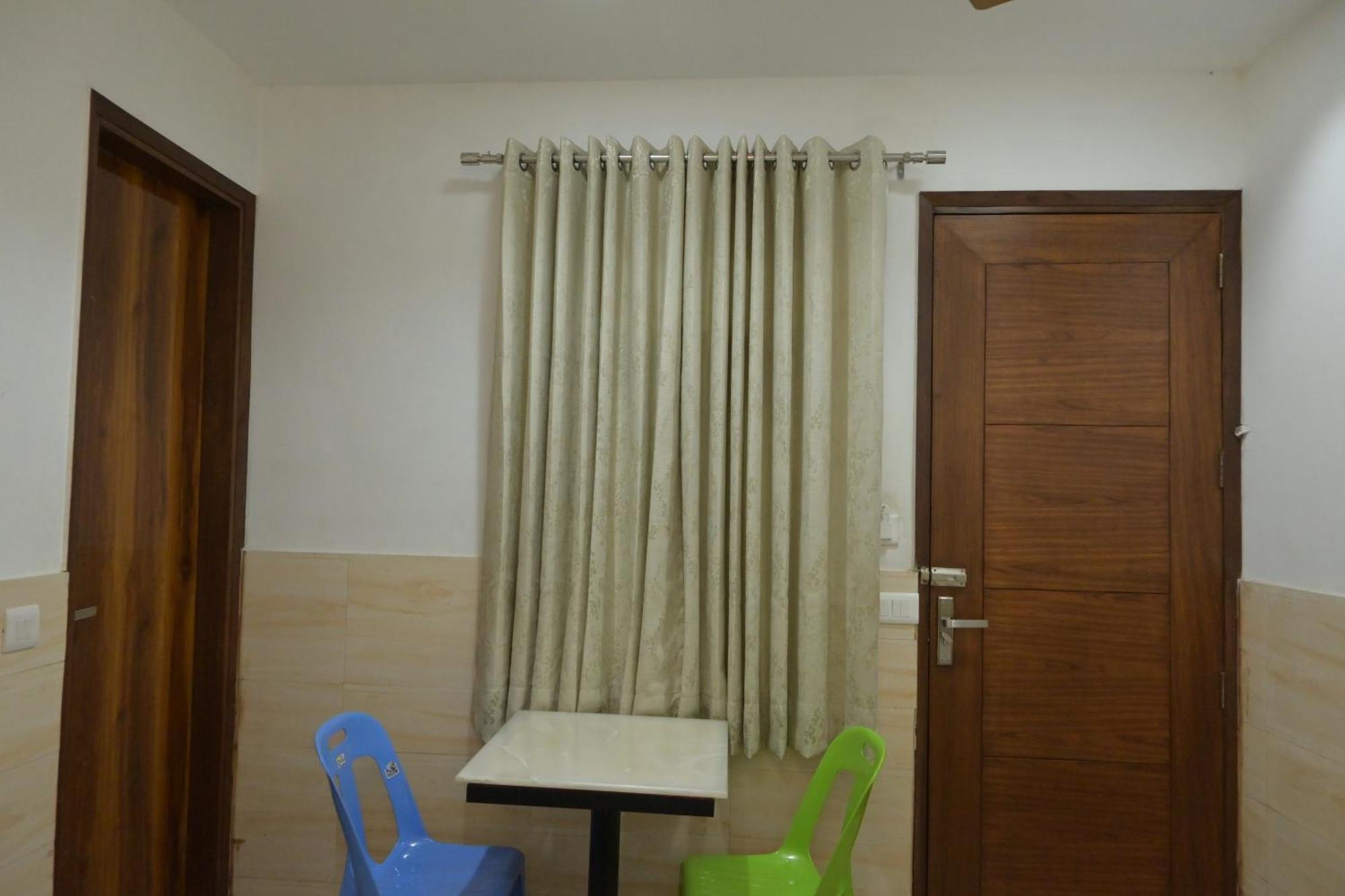 Roop Mahal Hotel 2*