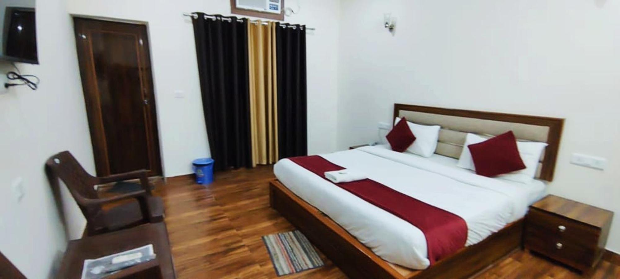 Hotel Luxury In Safdarjung Enclave Near Aiims & Safdarjung Hospital New Delhi
