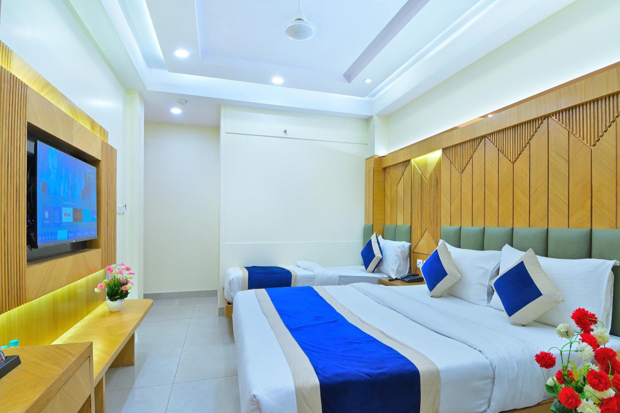 Hotel Northern Palace - 1 Min From Connaught Place & Railway Station New Delhi