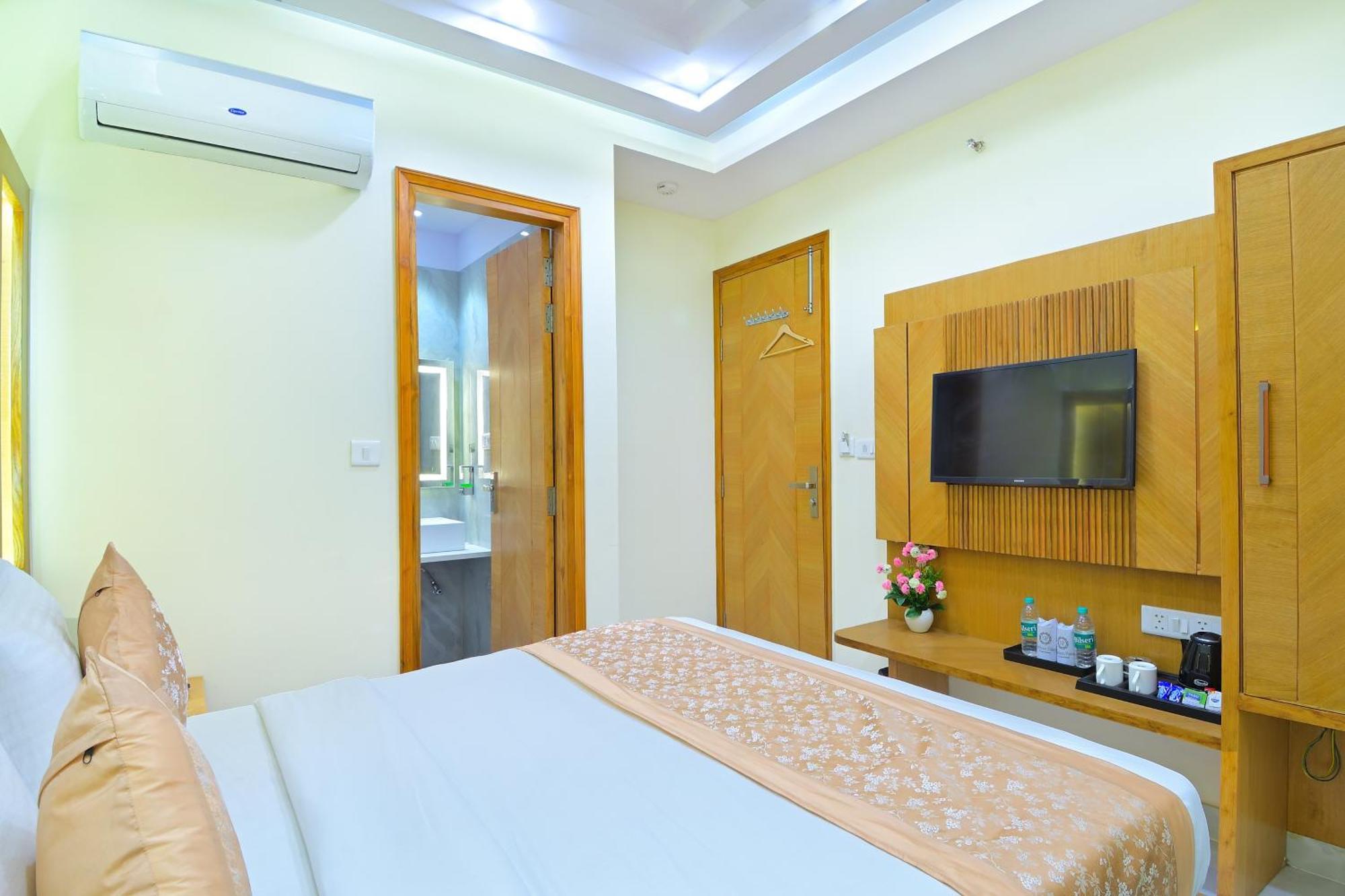 Northern Palace - 1 Min From Connaught Place & Railway Station Hotel 4*