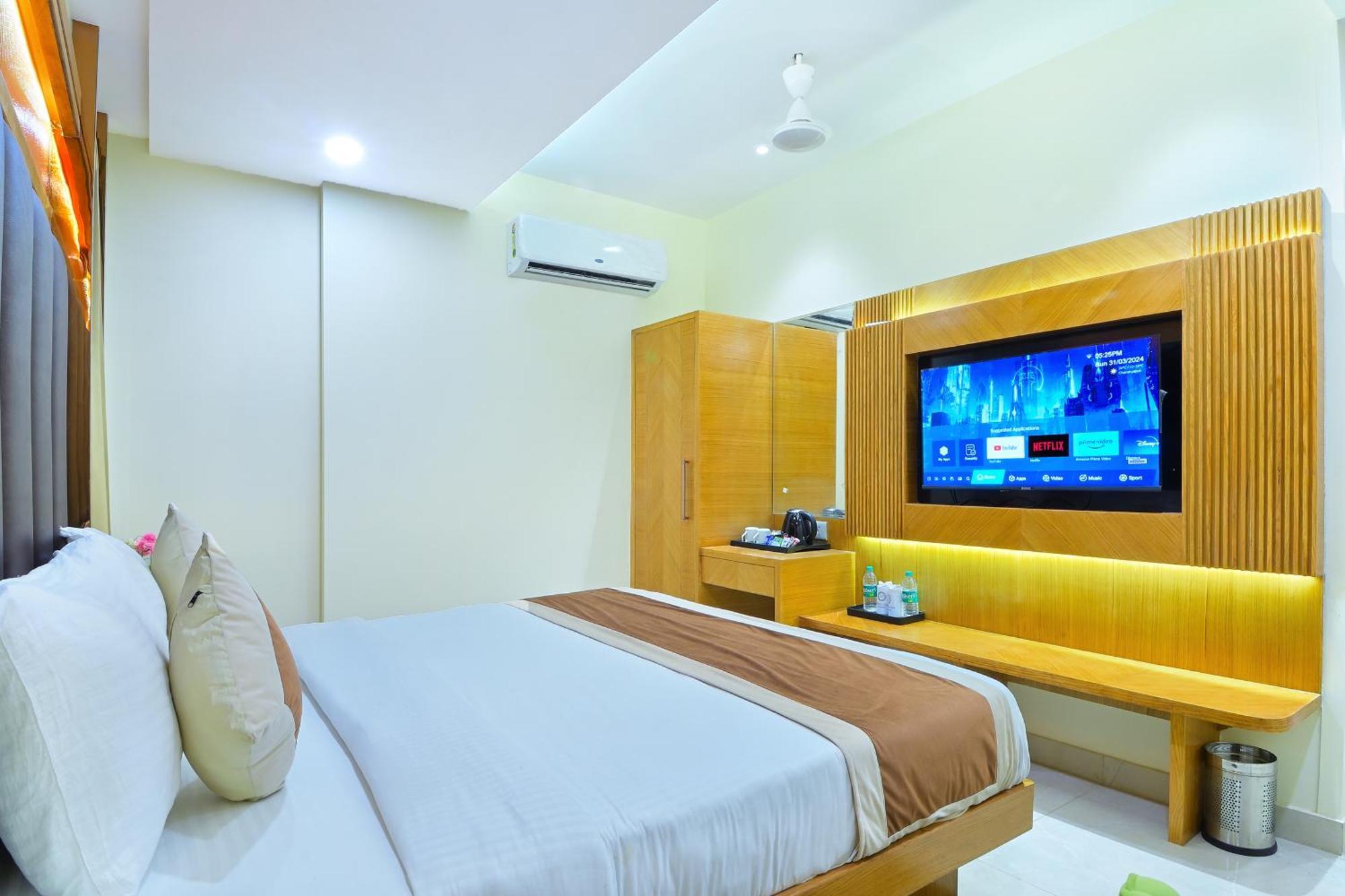 Hotel Northern Palace - 1 Min From Connaught Place & Railway Station New Delhi