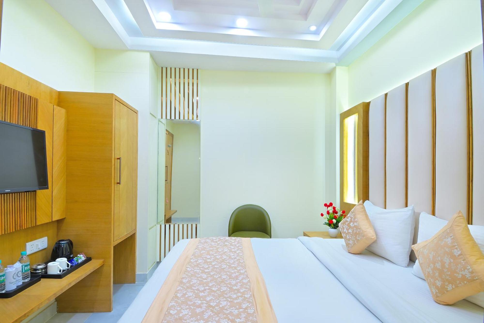Hotel Northern Palace - 1 Min From Connaught Place & Railway Station New Delhi