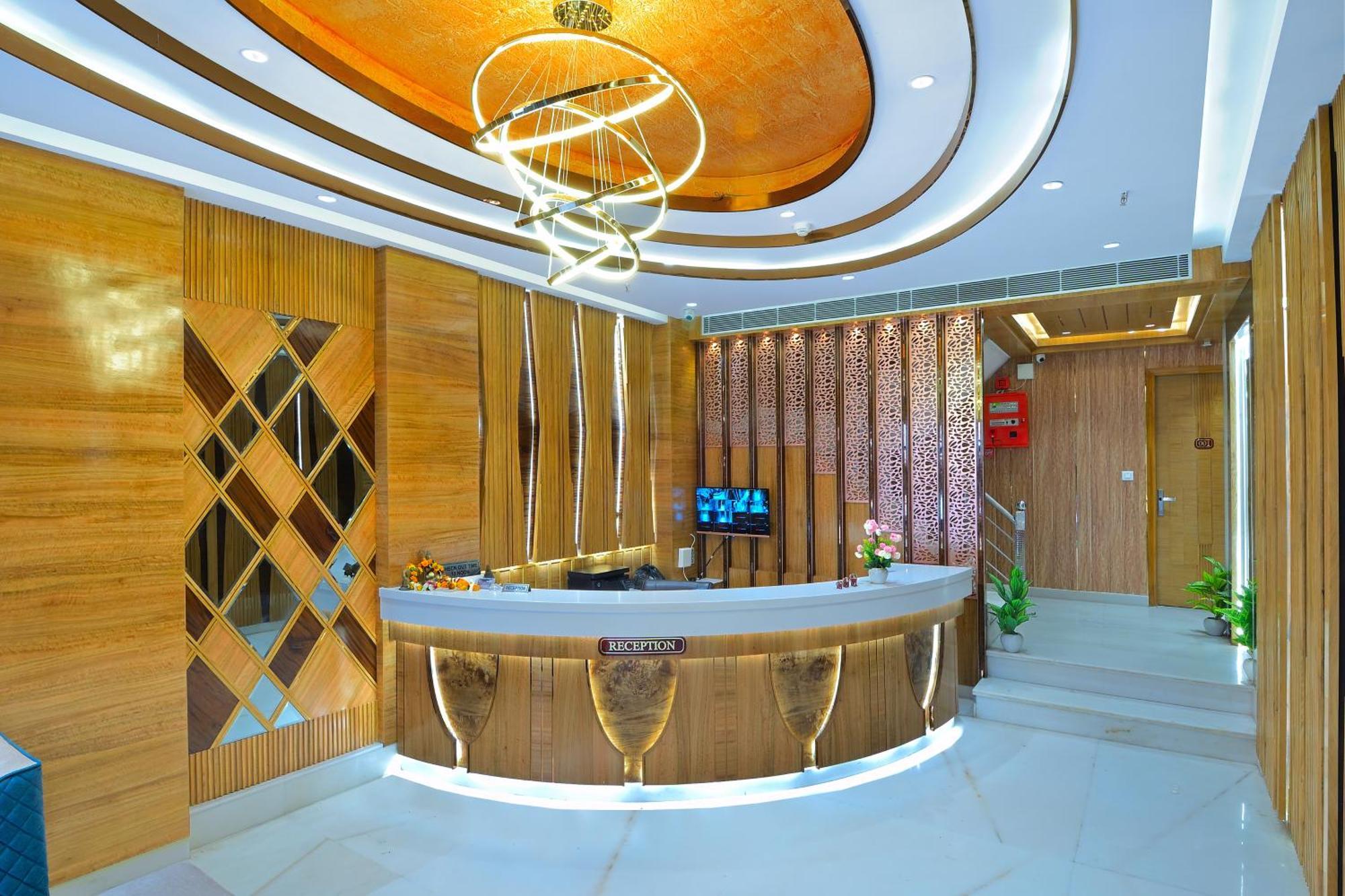 Northern Palace - 1 Min From Connaught Place & Railway Station